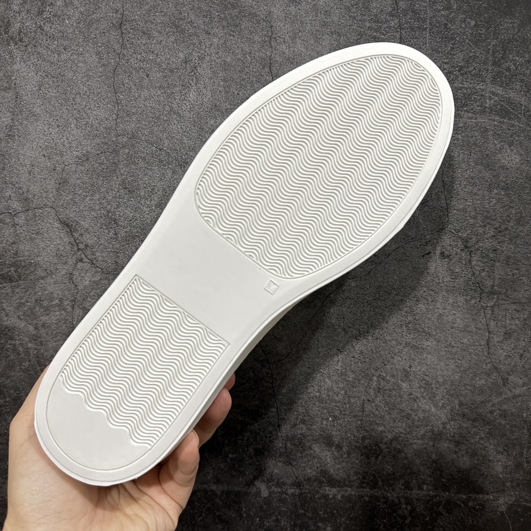 Common Projects CP历年经典款百搭小白鞋 此款一直非常火爆市场供不应求 杨幂 唐嫣各路明