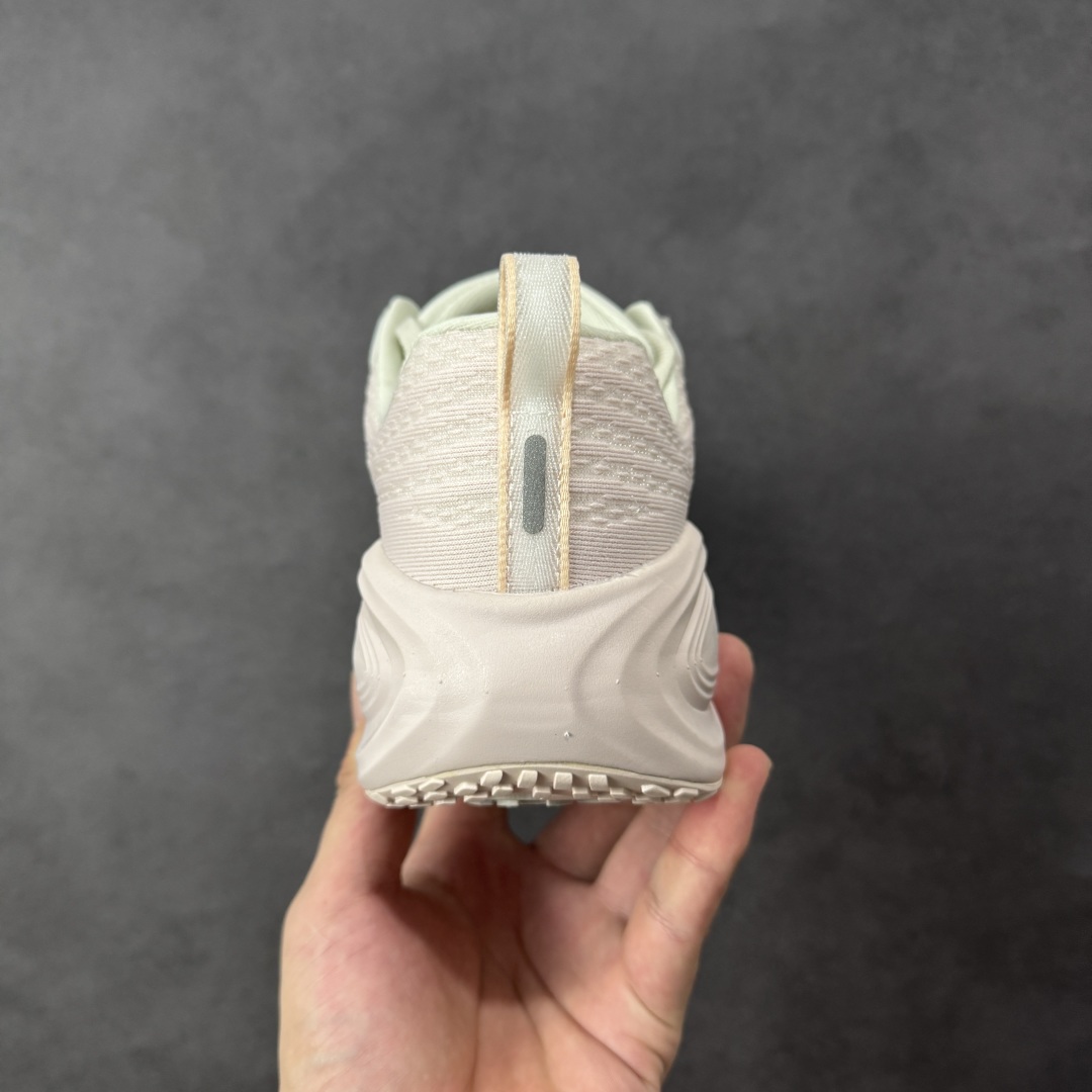 【纯原】Nike VOMERO PLUS RUN 轻盈跑鞋舒适百搭防滑耐磨 低帮 休闲跑步鞋货号：HV8
