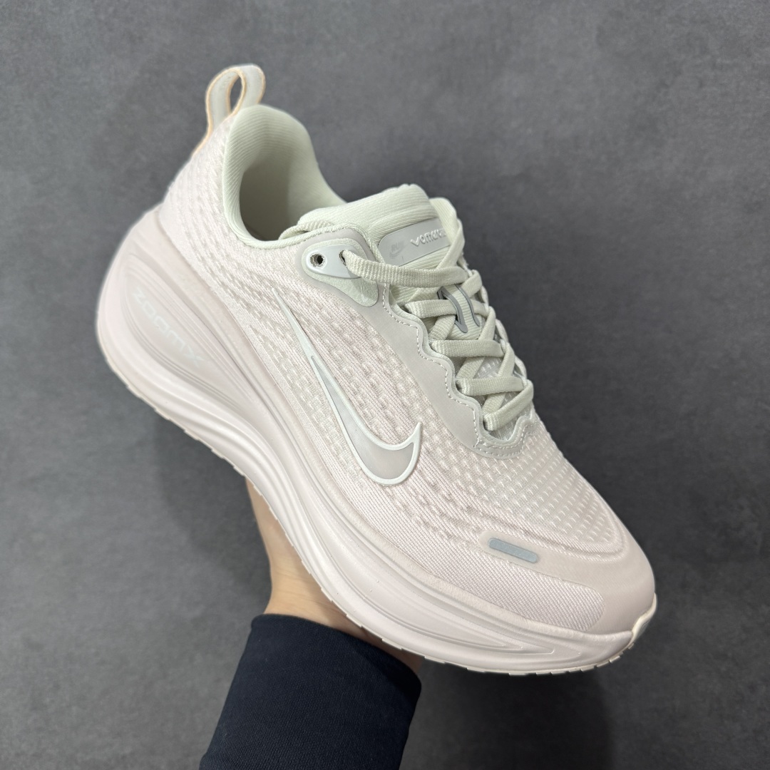 【纯原】Nike VOMERO PLUS RUN 轻盈跑鞋舒适百搭防滑耐磨 低帮 休闲跑步鞋货号：HV8