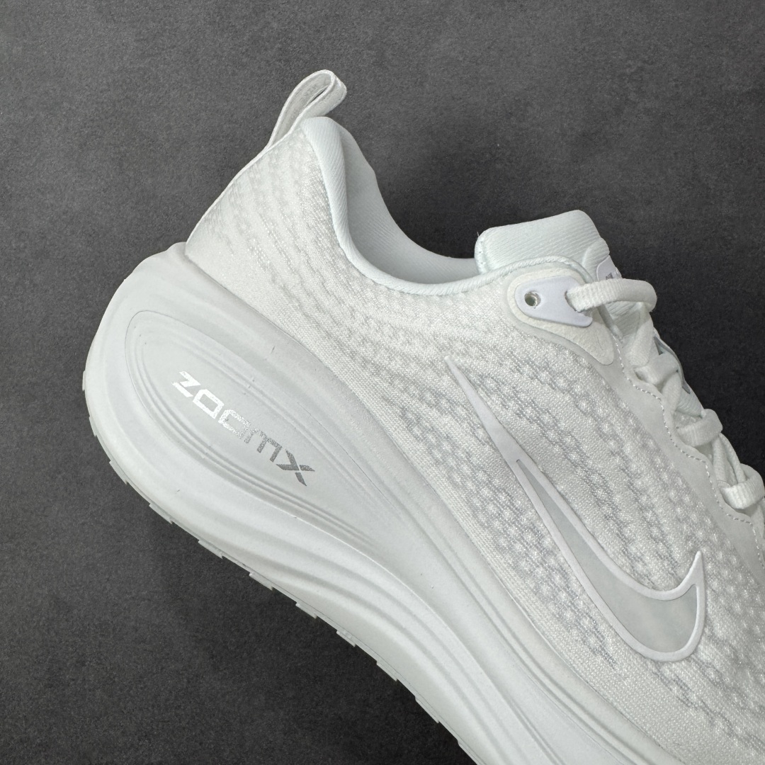 【纯原】Nike VOMERO PLUS RUN 轻盈跑鞋舒适百搭防滑耐磨 低帮 休闲跑步鞋货号：HV8
