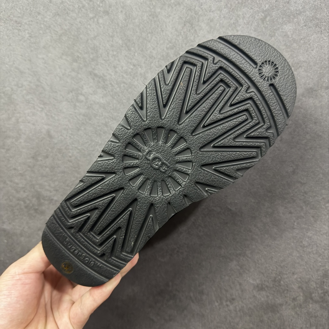 图片[9]-【X1版本】25新款UGG Classic Micro经典超迷你 经典靴型搭载更低帮设计居家外出易搭配 广州外贸大厂生产鞋头到鞋垫真羊皮毛一体独立外盒包装芯片带防水工艺区别市面任何版本 独立原版开发大底羊绒鞋垫冬季保暖外出家居都是很适合的选择近年uug推出款式系列局部偏向年轻消费者喜好也走到时尚潮流穿搭的前沿鞋身材质防泼水涂层翻毛皮鞋面17毫米UGGPURE™植入式羊毛内底轻便防滑舒适橡胶外底带有品牌LOGO商标带全套包装 尺码：353637383940-选品中心