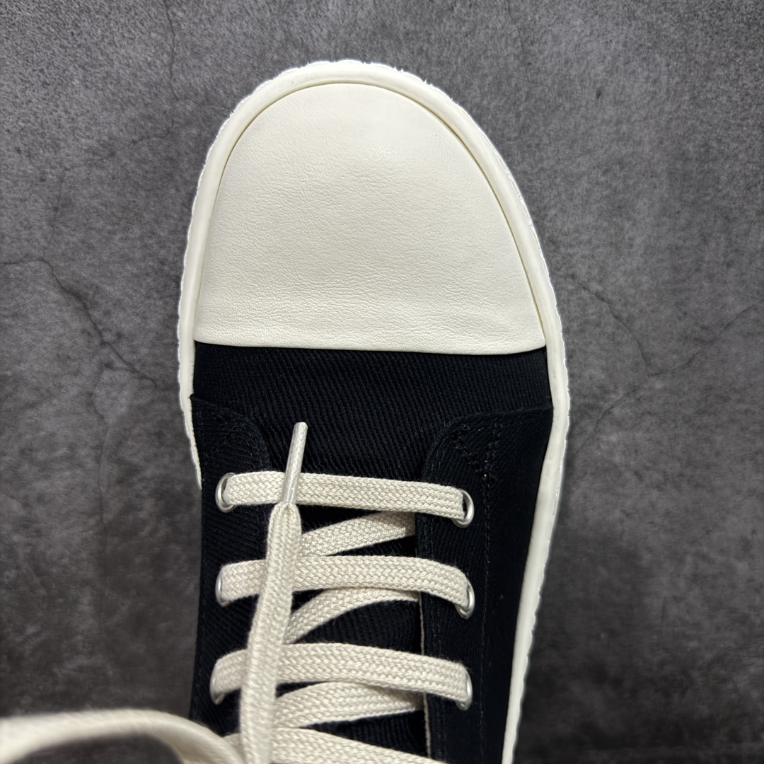 图片[5]-【莞产G版】Rick Owens Drkshdw 瑞克·欧文斯尼龙罗缎高帮时尚运动板鞋 厚底黑白帆布 二级市场已经7K以上 平台客户随意卖四位数 RO广东原厂出品 纯原天花板 原版一比一复刻 冲正绝不翻车 还原度达到百分之98以上 原楦开发纸版版型 ZP拆解原版1：1复模裁片纸版 力求做到0错位 这样才能达到和zp一致的鞋型味道 采用进口cnc数控机床开发对版独家tpu奶香大底 区别于市场所有版本 zp同源全头层粒面小牛皮 达到和zp一致手感 原厂进口细纹布 万邦订购原厂高弹粉红色海绵 内里搭配软质细腻羊皮 TPU高密度大底 软硬度透光度高已经测试和原版一致 尺码：36 37 38 39 40 41 42 43 44 45 46-选品中心