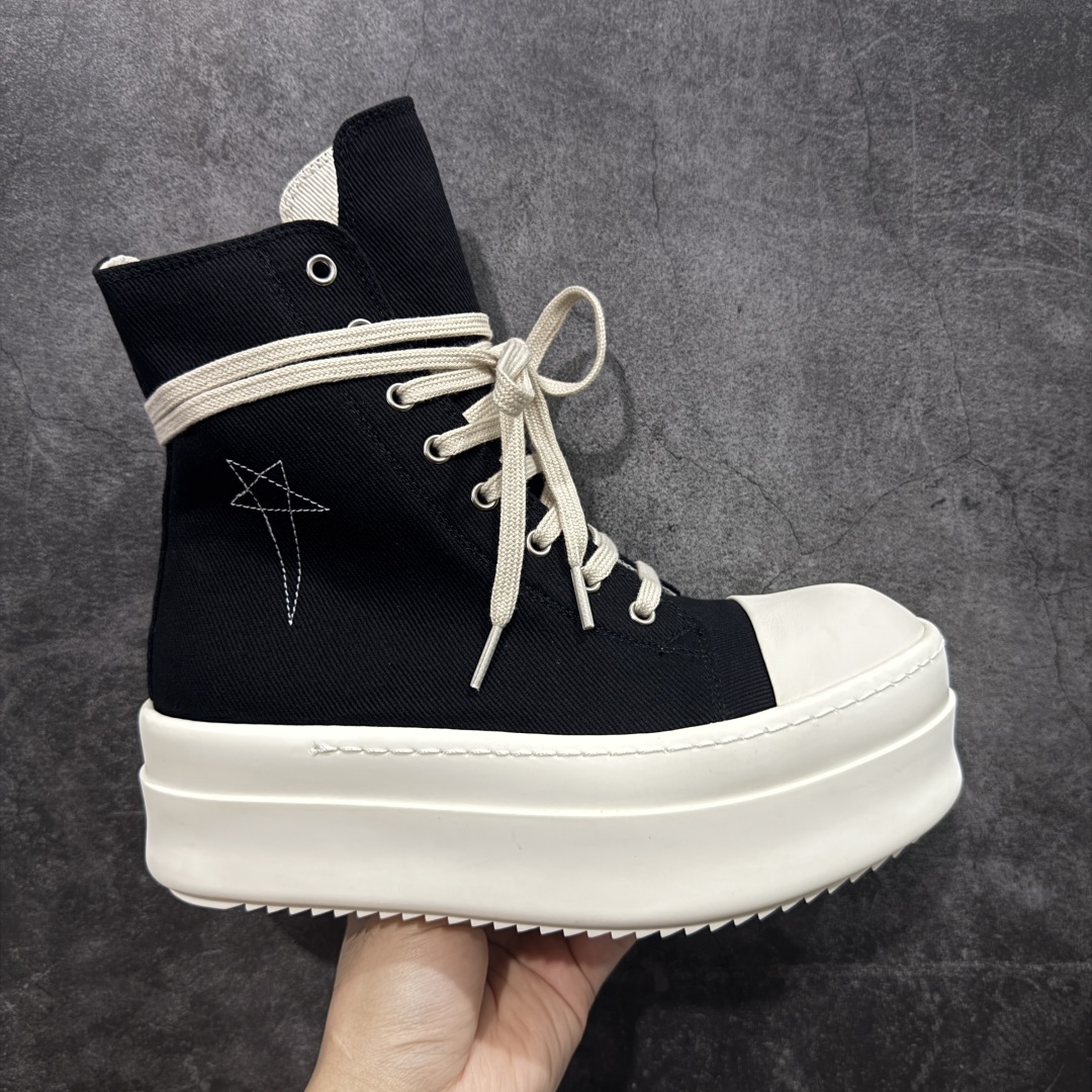 【莞产G版】Rick Owens Drkshdw 瑞克·欧文斯尼龙罗缎高帮时尚运动板鞋 厚底黑白帆布 二级市场已经7K以上 平台客户随意卖四位数 RO广东原厂出品 纯原天花板 原版一比一复刻 冲正绝不翻车 还原度达到百分之98以上 原楦开发纸版版型 ZP拆解原版1:1复模裁片纸版 力求做到0错位 这样才能达到和zp一致的鞋型味道 采用进口cnc数控机床开发对版独家tpu奶香大底 区别于市场所有版本 zp同源全头层粒面小牛皮 达到和zp一致手感 原厂进口细纹布 万邦订购原厂高弹粉红色海绵 内里搭配软质细腻羊皮 TPU高密度大底 软硬度透光度高已经测试和原版一致 尺码:36 37 38 39 40 41 42 43 44 45 46-选品中心