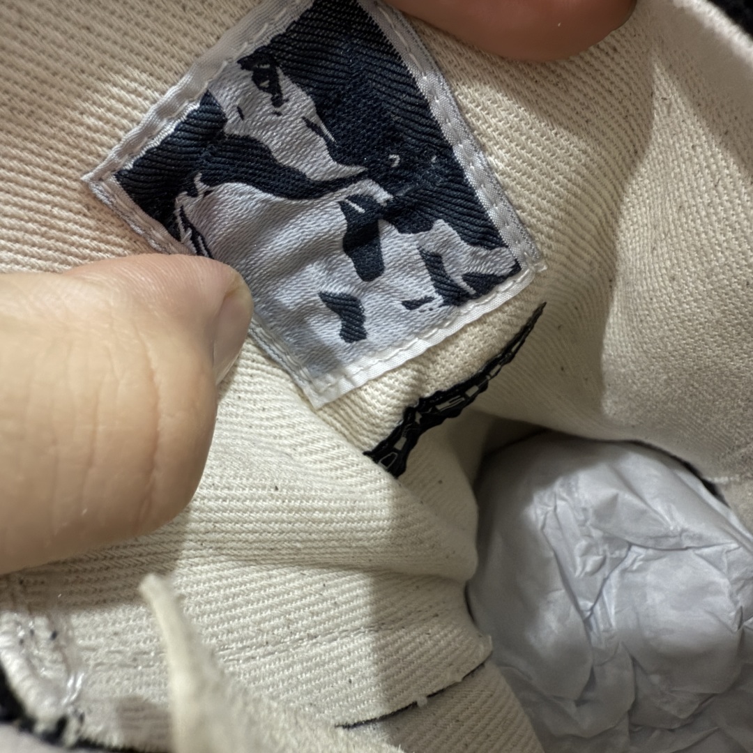 图片[5]-【莞产G版】Rick Owens Drkshdw 瑞克·欧文斯尼龙罗缎高帮时尚运动板鞋 厚底黑白帆布 二级市场已经7K以上 平台客户随意卖四位数 RO广东原厂出品 纯原天花板 原版一比一复刻 冲正绝不翻车 还原度达到百分之98以上 原楦开发纸版版型 ZP拆解原版1：1复模裁片纸版 力求做到0错位 这样才能达到和zp一致的鞋型味道 采用进口cnc数控机床开发对版独家tpu奶香大底 区别于市场所有版本 zp同源全头层粒面小牛皮 达到和zp一致手感 原厂进口细纹布 万邦订购原厂高弹粉红色海绵 内里搭配软质细腻羊皮 TPU高密度大底 软硬度透光度高已经测试和原版一致 尺码：36 37 38 39 40 41 42 43 44 45 46-选品中心