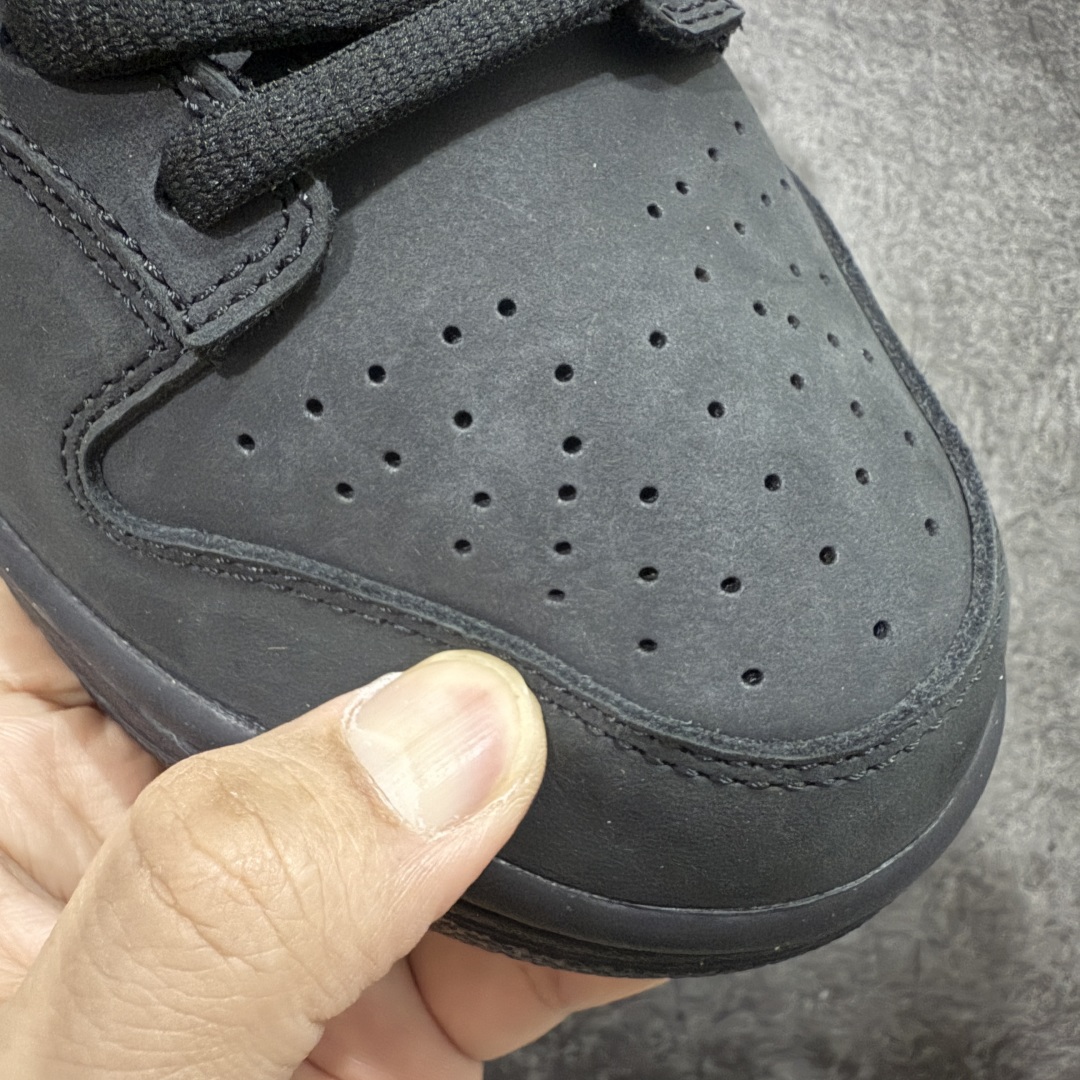 图片[6]-【纯原Z版】Supreme x NK Dunk Low 低帮Sup联名黑红 货号：HQ8487-001 专业dunk大厂出品 品质第一梯队 原材料麂皮打造 原鞋开发 版型完美 全新 Supreme × Nike SB Dunk Low “94” Pack 终于要了 后跟“94”标注Supreme创立年份，中底联名Logo 情怀系列 尺码：36 36.5 37.5 38 38.5 39 40 40.5 41 42 42.5 43 44 44.5 45 46 46.5 47.5-选品中心