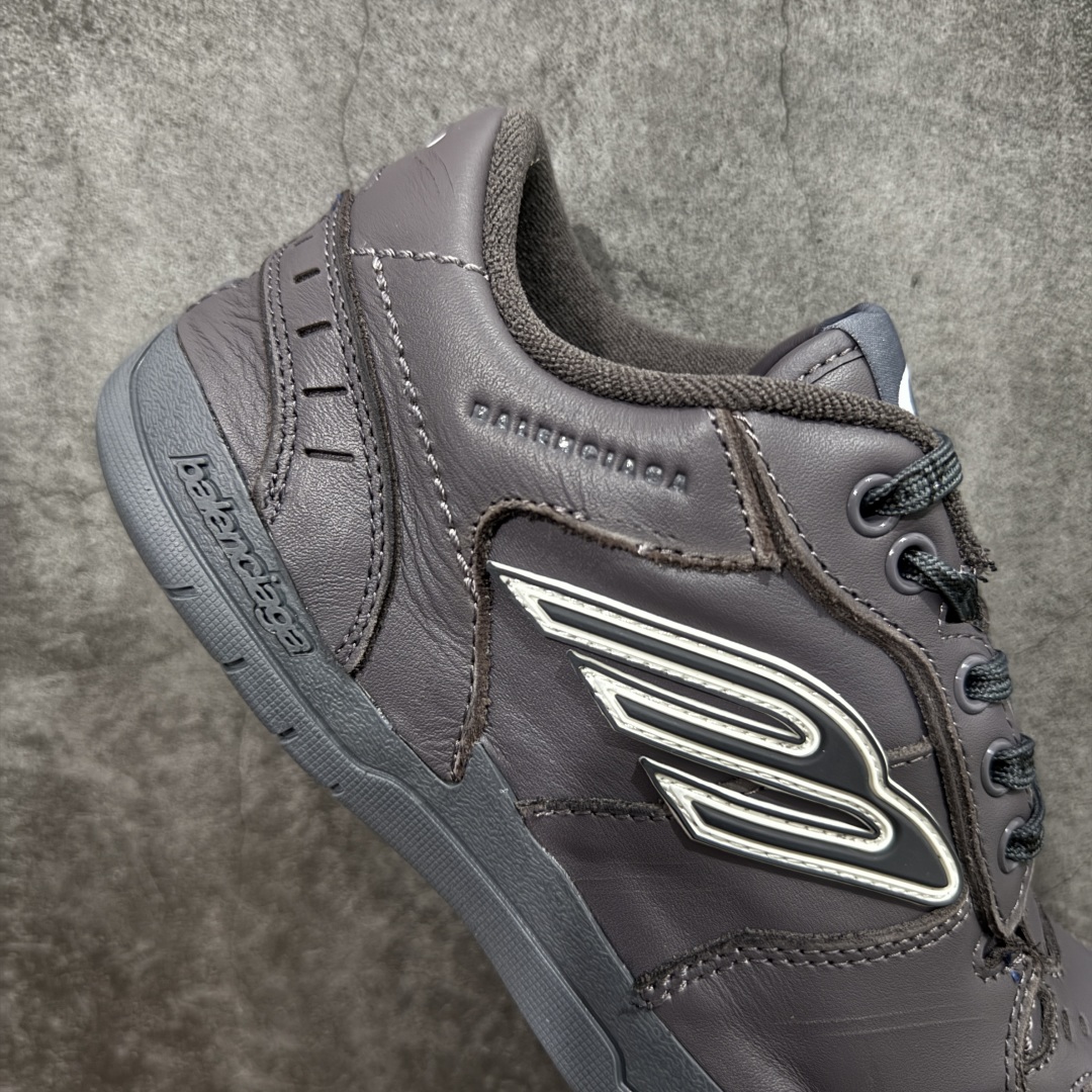 图片[7]-【OK纯原版】Balenciaga Hamptons Worn-Out 巴黎世家十八18代 涤纶（聚酯纤维）牛皮革 圆头系带 低帮 生活休闲鞋板鞋 全套原纸板楦头开发 最原汁原味的灵魂版型 全鞋荧光划线卡点 胶水把控整洁度追求极致完美 每一双都是工艺品 多重QC质检 超越公司货的品控标准 实实在在的免检产品 原盒原配 正确字体电绣 粗细、位置、大小正确 侧边TPU 透气孔匹配意产原版 正确分离大底 TPU软底 原版一致大底LOGO 立体感十足 原厂皮料水洗做旧 采购原厂网纱 偏大一码 尺码：35 36 37 38 39 40 41 42 43 44 45 46-选品中心