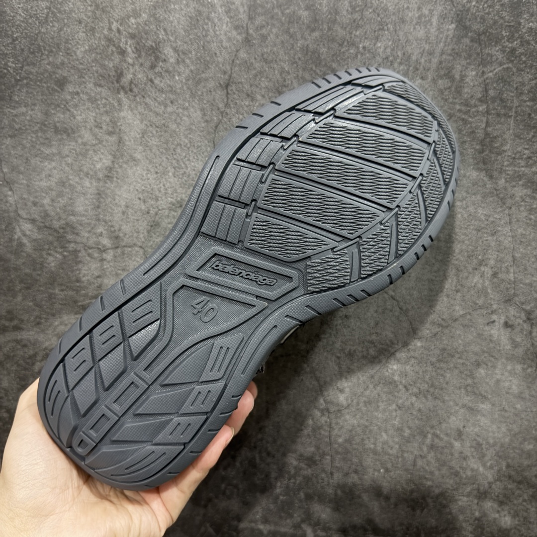 图片[9]-【OK纯原版】Balenciaga Hamptons Worn-Out 巴黎世家十八18代 涤纶（聚酯纤维）牛皮革 圆头系带 低帮 生活休闲鞋板鞋 全套原纸板楦头开发 最原汁原味的灵魂版型 全鞋荧光划线卡点 胶水把控整洁度追求极致完美 每一双都是工艺品 多重QC质检 超越公司货的品控标准 实实在在的免检产品 原盒原配 正确字体电绣 粗细、位置、大小正确 侧边TPU 透气孔匹配意产原版 正确分离大底 TPU软底 原版一致大底LOGO 立体感十足 原厂皮料水洗做旧 采购原厂网纱 偏大一码 尺码：35 36 37 38 39 40 41 42 43 44 45 46-选品中心