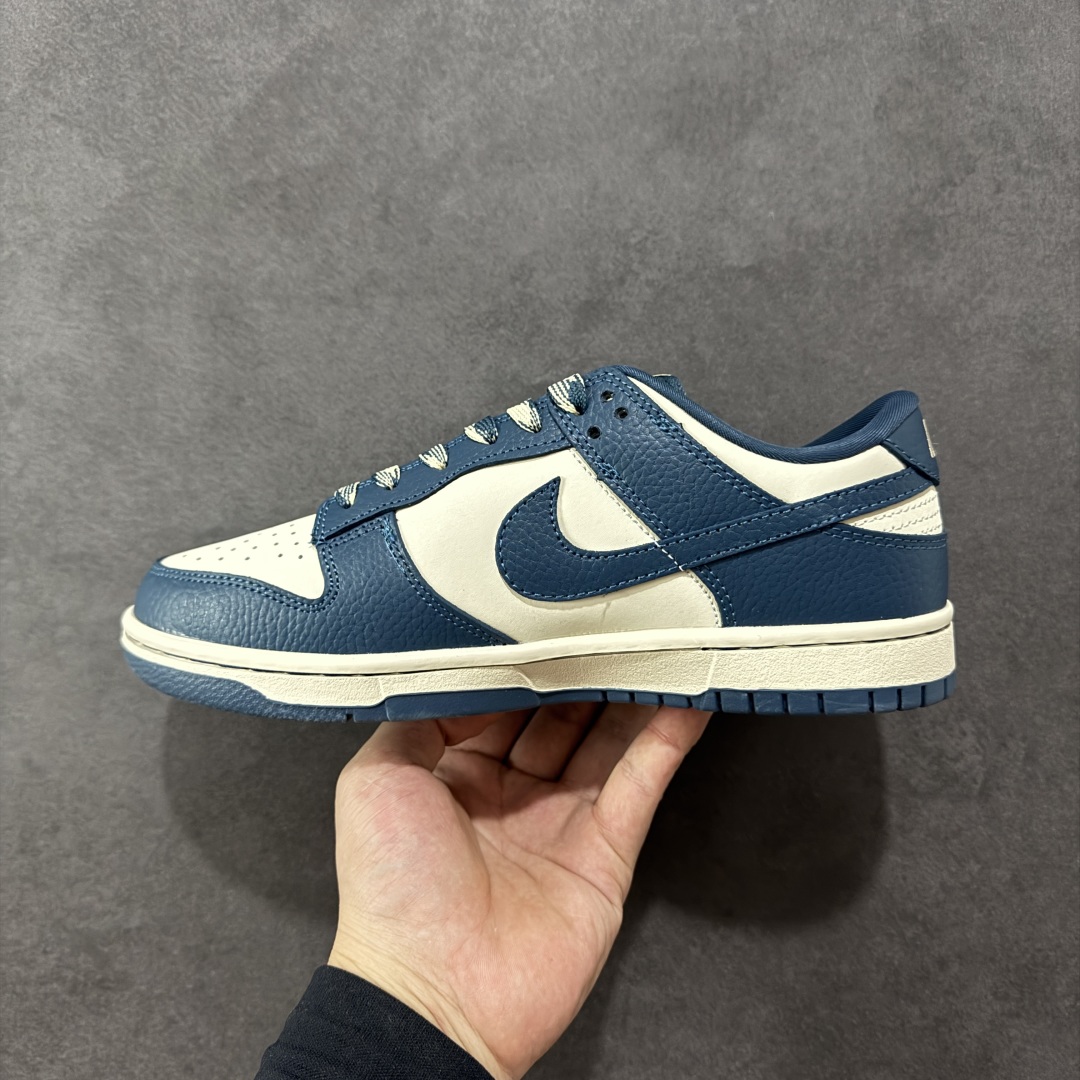图片[2]-【定制版】Louis Vuitton x Nk SB Dunk Low Lv联名 Dunk系列复古低帮休闲百搭板鞋 SC0601-477 公司级版本 定制鞋盒 大厂流水作业生产 超高清洁度 皮料切割干净无任何毛边 细节完美   尺码：36 36.5 37.5 38 38.5 39 40 40.5 41 42 42.5 43 44 44.5 45 编码：HXSB330340-选品中心
