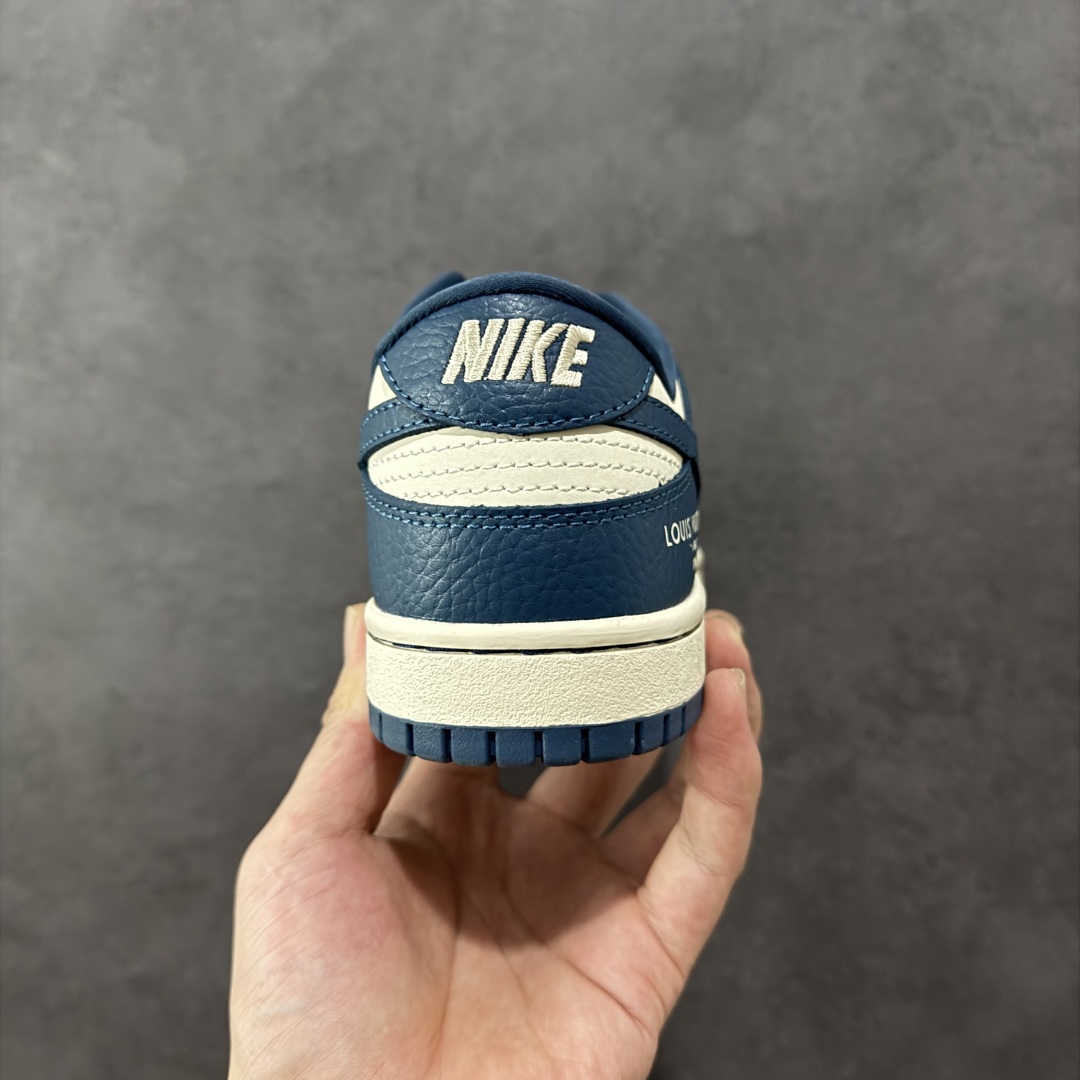 图片[4]-【定制版】Louis Vuitton x Nk SB Dunk Low Lv联名 Dunk系列复古低帮休闲百搭板鞋 SC0601-477 公司级版本 定制鞋盒 大厂流水作业生产 超高清洁度 皮料切割干净无任何毛边 细节完美   尺码：36 36.5 37.5 38 38.5 39 40 40.5 41 42 42.5 43 44 44.5 45 编码：HXSB330340-选品中心