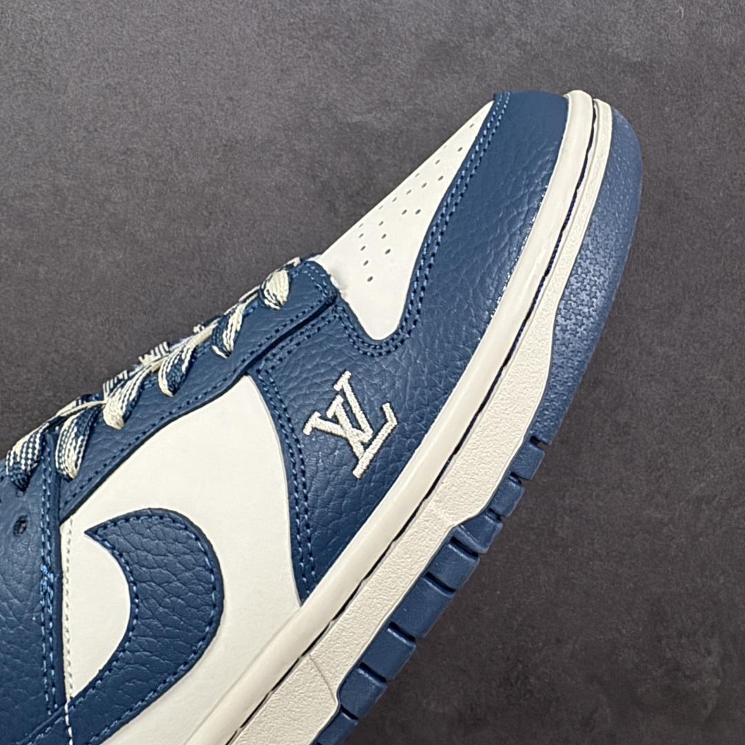 图片[5]-【定制版】Louis Vuitton x Nk SB Dunk Low Lv联名 Dunk系列复古低帮休闲百搭板鞋 SC0601-477 公司级版本 定制鞋盒 大厂流水作业生产 超高清洁度 皮料切割干净无任何毛边 细节完美   尺码：36 36.5 37.5 38 38.5 39 40 40.5 41 42 42.5 43 44 44.5 45 编码：HXSB330340-选品中心