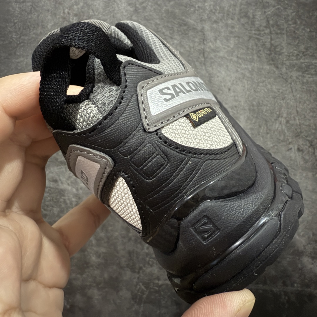 图片[2]-【绿x版】SALOMON XA Pro 3D GTX 萨洛蒙潮流越野机能户外功能鞋 灰黑色 防水 新配色出货 475875 纯原外贸平台特供订单 耗时半年巨作 全套原纸板楦头开发 原厂特供网布配套加持 确保原汁原味 完美呈现版型 原档数据独家私模五层组合大底 男女鞋同步官方开发至46.5 原装Ortholite轻量化鞋垫 中底布带钢印编号 原厂TPU锁扣 进口港宝加持 后跟自然饱满 还原公司包裹性 鞋面采用SENSIFT贴合技术 全方位贴合包裹脚型 鞋跟部鞋底牵引设计 提供强大的抓地性能 更适应野外崎岖不平的道路 其3D ADVANCED CHASSIS底盘 材料轻量大化 钉齿设计更具稳定性 防护性 鞋底易磨损区运用CONTAGRIP高耐磨材料 应对城市硬质路面长距离跑考验 尺码：36 36.5 37.5 38 38.5 39 40 40.5 41 42 42.5 43 44 44.5 45 46 46.5-选品中心