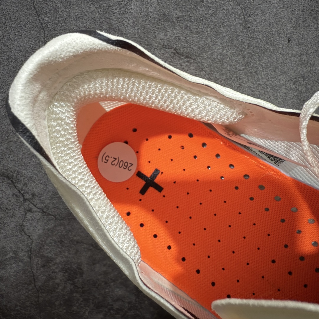 图片[7]-【XE纯原版】Nike ZoomX Vaporfly NEXT%4 减震马拉松跑步鞋 HF6413-100 全掌真碳板 原楦原纸版数据开发  目前市场最强品质 原版购入开发 原版定制网纱鞋面 分体式组合大底 中间层夹心全掌抗扭碳板 下层一次ReactX泡棉 区别市场一体底 超高质检清洁度 一切材质配件均与原版一致 原楦原纸板开发 匹配原版98%以上 完美弧度版型 原厂鞋标 立体反光鞋盒标 高端玩家必推版本 高价零售必推版本 欢迎对比市面任意版本‼️ 这双鞋简直是时尚与科技的完美融合，质感爆棚，搭配超亮眼的银色大勾子，瞬间成为街头焦点。不仅颜值在线，缓震性能更是一绝 不管是日常出街还是慢跑锻炼，都能给双脚极致舒适体验。  码数超全，36- 46 码任你选！别犹豫啦，穿上它，轻松走出潮流范，开启你的时尚运动新旅程 码段：36-46-选品中心