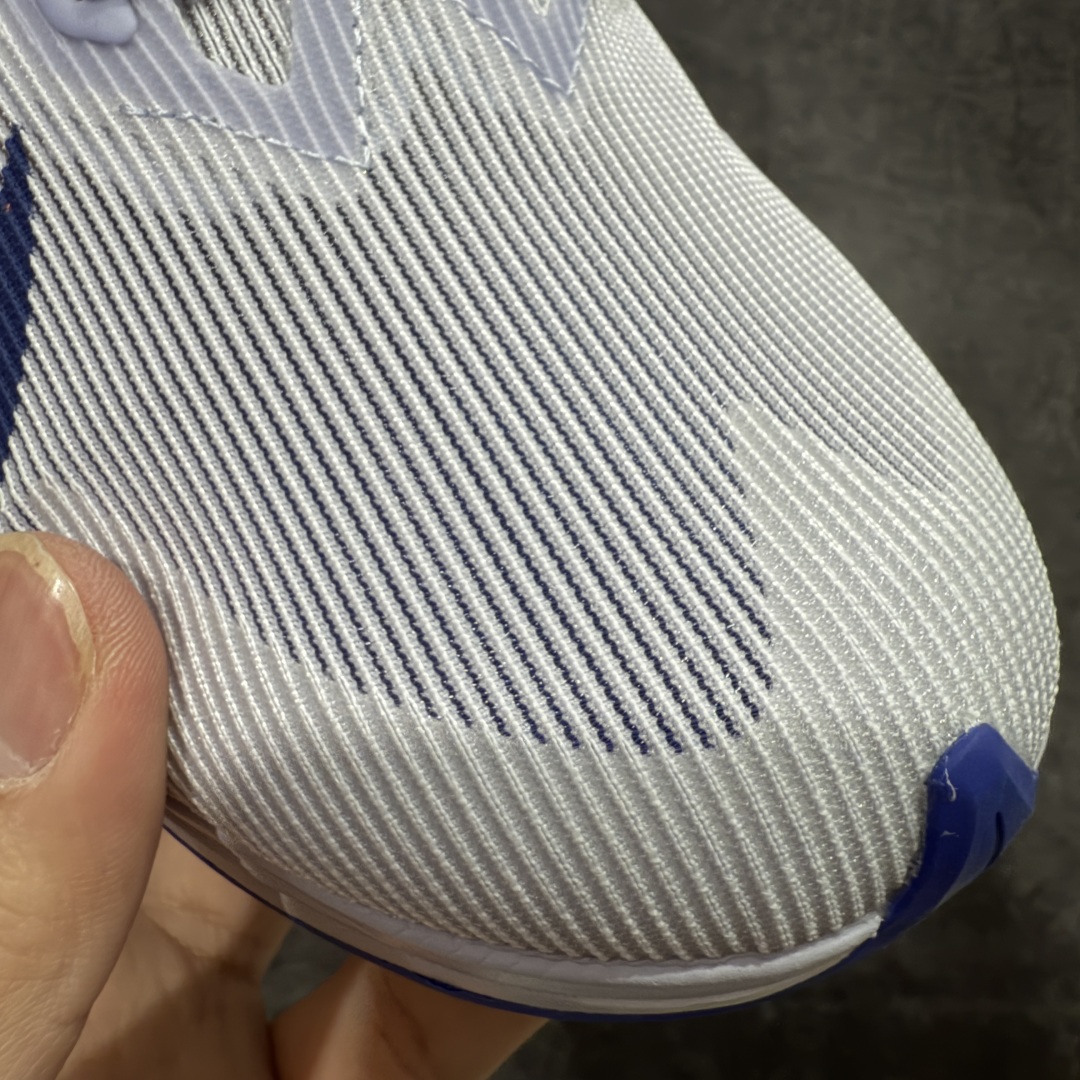 图片[5]-【XE纯原版】Nike ZoomX Vaporfly NEXT%4 减震马拉松跑步鞋 HF6414-001 全掌真碳板 原楦原纸版数据开发  目前市场最强品质 原版购入开发 原版定制网纱鞋面 分体式组合大底 中间层夹心全掌抗扭碳板 下层一次ReactX泡棉 区别市场一体底 超高质检清洁度 一切材质配件均与原版一致 原楦原纸板开发 匹配原版98%以上 完美弧度版型 原厂鞋标 立体反光鞋盒标 高端玩家必推版本 高价零售必推版本 欢迎对比市面任意版本‼️ 这双鞋简直是时尚与科技的完美融合，质感爆棚，搭配超亮眼的银色大勾子，瞬间成为街头焦点。不仅颜值在线，缓震性能更是一绝 不管是日常出街还是慢跑锻炼，都能给双脚极致舒适体验。  码数超全，36- 46 码任你选！别犹豫啦，穿上它，轻松走出潮流范，开启你的时尚运动新旅程 码段：36-46-选品中心