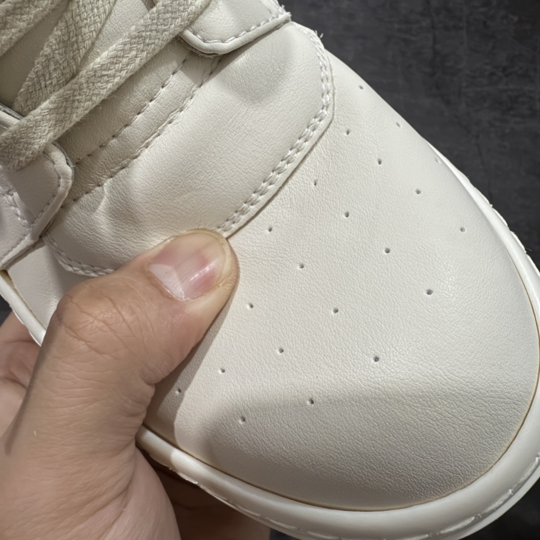 图片[8]-【莞产G版】Rick Owens Edfu 瑞克·欧文斯高帮皮面时尚运动板鞋 米白生胶高帮皮面倒三角 二级市场已经7K以上 平台客户随意卖四位数 RO广东原厂出品 纯原天花板 原版一比一复刻 冲正绝不翻车 还原度达到百分之98以上 原楦开发纸版版型 ZP拆解原版1：1复模裁片纸版 力求做到0错位 这样才能达到和zp一致的鞋型味道 采用进口cnc数控机床开发对版独家tpu奶香大底 区别于市场所有版本 zp同源全头层粒面小牛皮 达到和zp一致手感 原厂进口细纹布 万邦订购原厂高弹粉红色海绵 内里搭配软质细腻羊皮 TPU高密度大底 软硬度透光度高已经测试和原版一致 尺码：36 37 38 39 40 41 42 43 44 45 46-选品中心