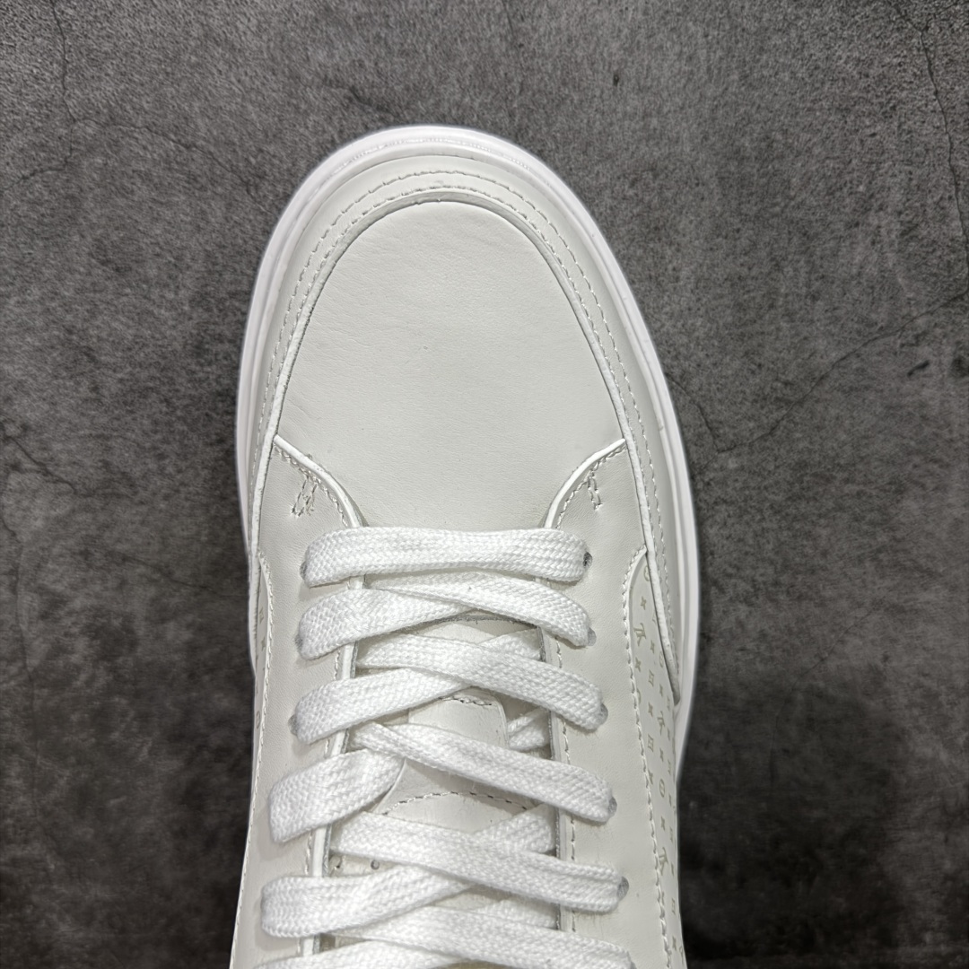 图片[5]-【莞顶礼盒版】LOUIS VUITTON skate sneaker 2025 秋冬男士系列 Classic 牛皮革 圆头系带 低帮 生活休闲鞋 原版开发 市面唯一正确版本 原版购入开发 欢迎对比 运动鞋于 2025 秋冬男士系列初次亮相 以光滑牛皮革塑造考究设计 可轻松融入各式造型 瞩目 LV 字母标注鞋侧 轻盈橡胶外底点缀 Vuitton 标识 材料使用原版定制进口头层牛皮 内里使用原版进口透气网里 原版开模橡胶发泡材质大底 内增高4CM 尺码：39 40 41 42 43 44 45-选品中心