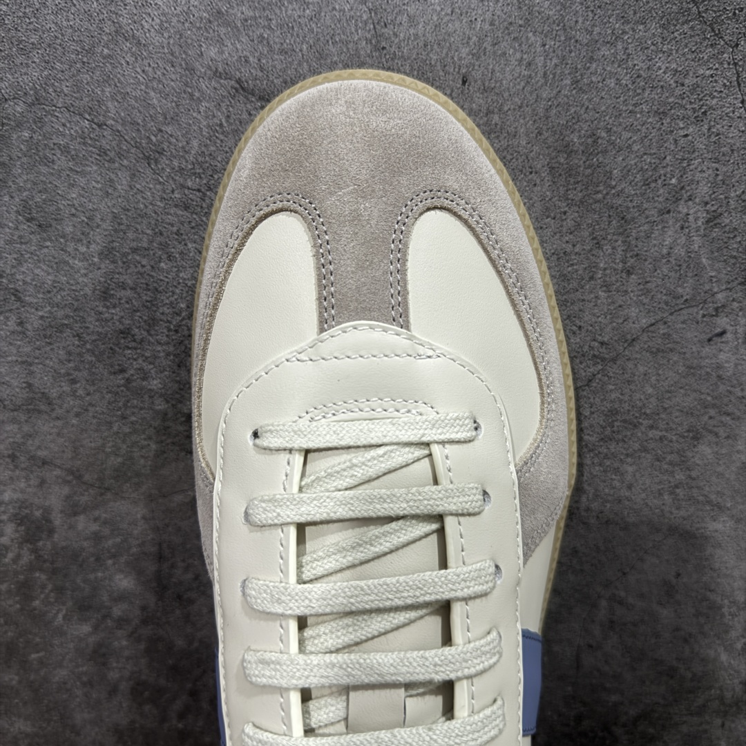 图片[5]-【莞定礼盒版】迪奥德训鞋DIOR迪奥 B01 Matchpoint 圆头系带低帮 原版开发 原材料打造 顶级礼盒包装 目前市场最高版本 标志着Dior经典款式的回归,以时尚优雅的廓形重新诠释。采用光滑皮革精心制作,鞋舌和内部侧面饰以Dior标志,鞋后跟处饰以CDIcon标志。搭配同色调橡胶鞋底点缀以Dior标志,可与Dior Icons限定 的各式造型搭配,打造精致造型。 尺码：39-45-选品中心