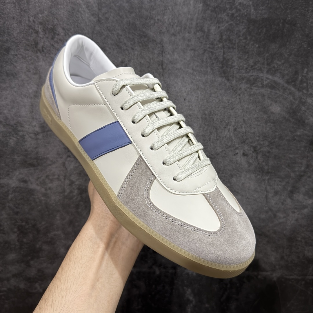 图片[3]-【莞定礼盒版】迪奥德训鞋DIOR迪奥 B01 Matchpoint 圆头系带低帮 原版开发 原材料打造 顶级礼盒包装 目前市场最高版本 标志着Dior经典款式的回归,以时尚优雅的廓形重新诠释。采用光滑皮革精心制作,鞋舌和内部侧面饰以Dior标志,鞋后跟处饰以CDIcon标志。搭配同色调橡胶鞋底点缀以Dior标志,可与Dior Icons限定 的各式造型搭配,打造精致造型。 尺码：39-45-选品中心