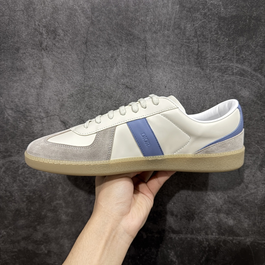 图片[2]-【莞定礼盒版】迪奥德训鞋DIOR迪奥 B01 Matchpoint 圆头系带低帮 原版开发 原材料打造 顶级礼盒包装 目前市场最高版本 标志着Dior经典款式的回归,以时尚优雅的廓形重新诠释。采用光滑皮革精心制作,鞋舌和内部侧面饰以Dior标志,鞋后跟处饰以CDIcon标志。搭配同色调橡胶鞋底点缀以Dior标志,可与Dior Icons限定 的各式造型搭配,打造精致造型。 尺码：39-45-选品中心