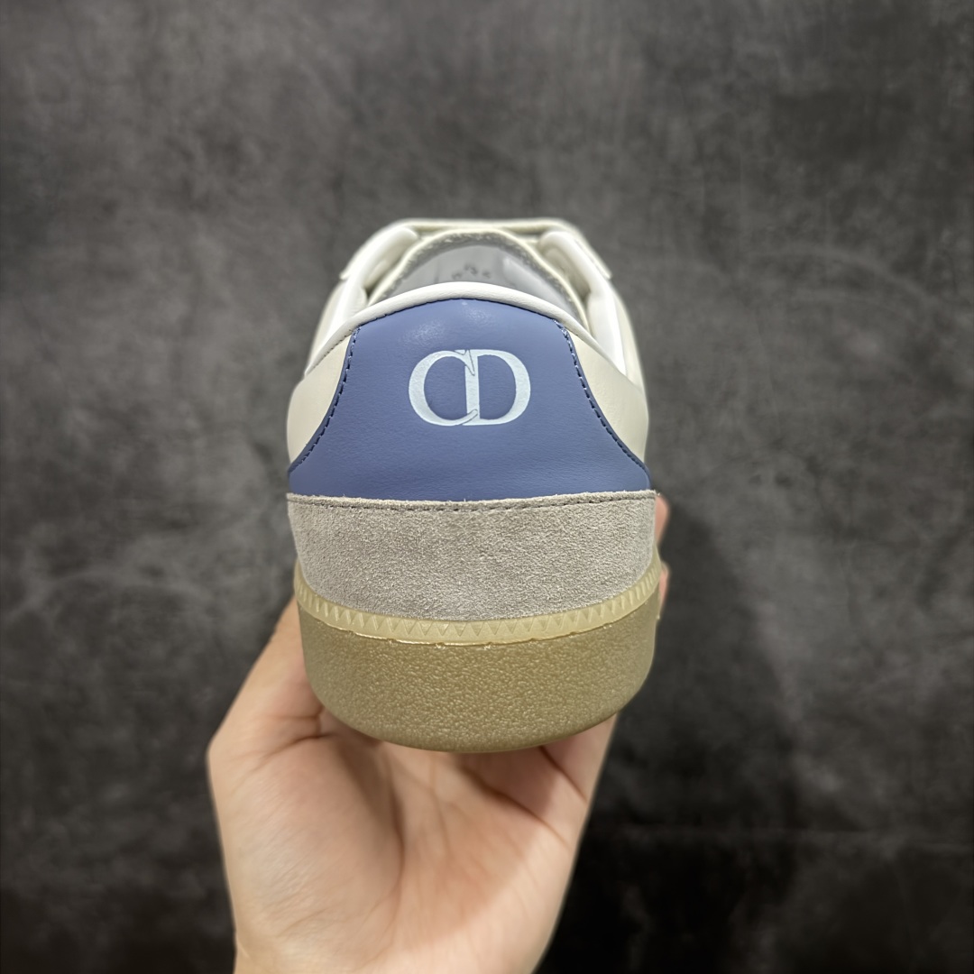 图片[4]-【莞定礼盒版】迪奥德训鞋DIOR迪奥 B01 Matchpoint 圆头系带低帮 原版开发 原材料打造 顶级礼盒包装 目前市场最高版本 标志着Dior经典款式的回归,以时尚优雅的廓形重新诠释。采用光滑皮革精心制作,鞋舌和内部侧面饰以Dior标志,鞋后跟处饰以CDIcon标志。搭配同色调橡胶鞋底点缀以Dior标志,可与Dior Icons限定 的各式造型搭配,打造精致造型。 尺码：39-45-选品中心