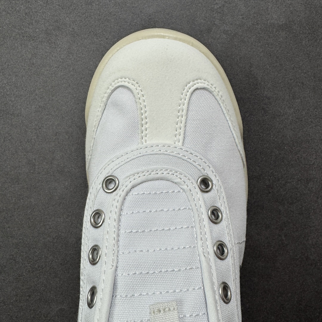 图片[8]-【公司级】DESCENTE Chron Tempo Slip-On 迪桑特 舒适百搭防滑耐磨低帮生活休闲鞋 是一款集复古与现代于一体的低帮跑步鞋 简洁的鞋面不仅彰显出时尚的质感 还适用于多种场合的穿搭 这款鞋子的透气性能极佳 轻质弹性鞋底则提供了良好的舒适度和耐磨性 使你在行走或跑步时都能感受到脚底的柔软与支撑！ 货号：SP123LSN14 尺码：36-45半 编码：JJB220230-选品中心