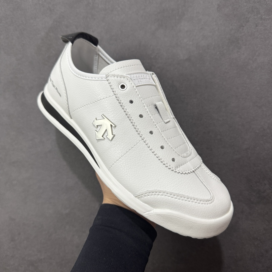 图片[3]-【公司级】DESCENTE Chron Tempo Slip-On PRM 迪桑特 舒适百搭防滑耐磨低帮生活休闲鞋 是一款集复古与现代于一体的低帮跑步鞋 简洁的鞋面不仅彰显出时尚的质感 还适用于多种场合的穿搭 这款鞋子的透气性能极佳 轻质弹性鞋底则提供了良好的舒适度和耐磨性 使你在行走或跑步时都能感受到脚底的柔软与支撑！ 货号：SP123LSN25 尺码：36-45半 编码：JJB250260-选品中心