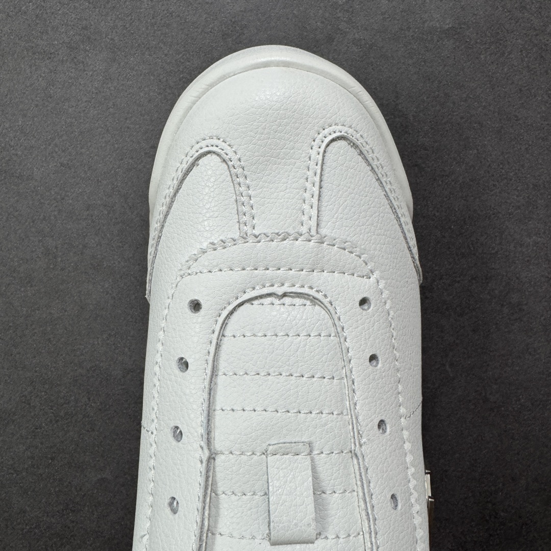 图片[8]-【公司级】DESCENTE Chron Tempo Slip-On PRM 迪桑特 舒适百搭防滑耐磨低帮生活休闲鞋 是一款集复古与现代于一体的低帮跑步鞋 简洁的鞋面不仅彰显出时尚的质感 还适用于多种场合的穿搭 这款鞋子的透气性能极佳 轻质弹性鞋底则提供了良好的舒适度和耐磨性 使你在行走或跑步时都能感受到脚底的柔软与支撑！ 货号：SP123LSN25 尺码：36-45半 编码：JJB250260-选品中心