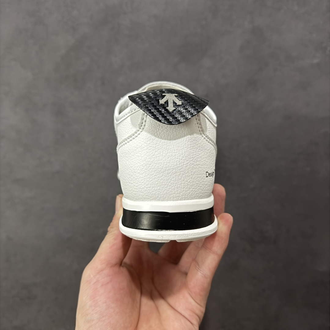 图片[4]-【公司级】DESCENTE Chron Tempo Slip-On PRM 迪桑特 舒适百搭防滑耐磨低帮生活休闲鞋 是一款集复古与现代于一体的低帮跑步鞋 简洁的鞋面不仅彰显出时尚的质感 还适用于多种场合的穿搭 这款鞋子的透气性能极佳 轻质弹性鞋底则提供了良好的舒适度和耐磨性 使你在行走或跑步时都能感受到脚底的柔软与支撑！ 货号：SP123LSN25 尺码：36-45半 编码：JJB250260-选品中心