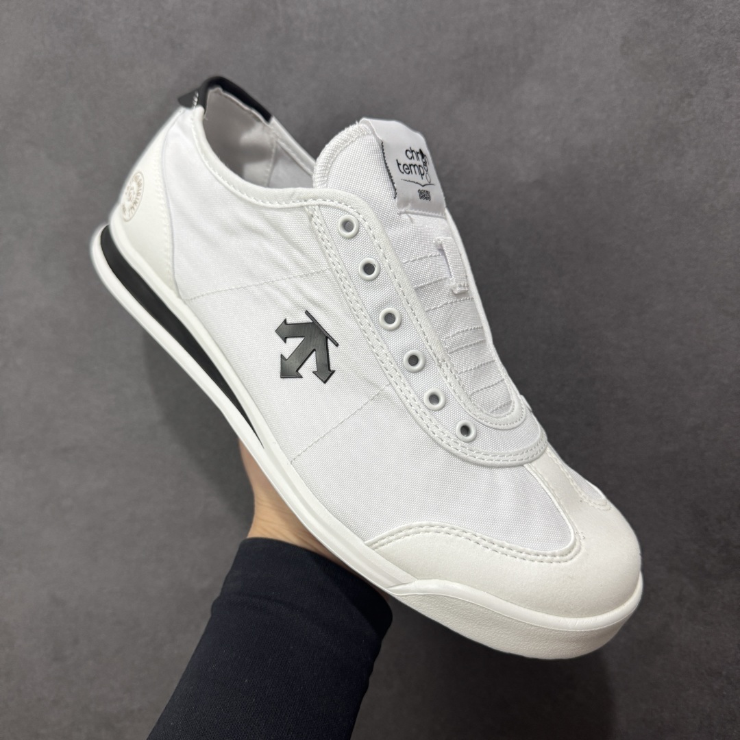 图片[3]-【公司级】DESCENTE Chron Tempo Slip-On 迪桑特 舒适百搭防滑耐磨低帮生活休闲鞋 是一款集复古与现代于一体的低帮跑步鞋 简洁的鞋面不仅彰显出时尚的质感 还适用于多种场合的穿搭 这款鞋子的透气性能极佳 轻质弹性鞋底则提供了良好的舒适度和耐磨性 使你在行走或跑步时都能感受到脚底的柔软与支撑！ 货号：SP123LSN14 尺码：36-45半 编码：JJB220230-选品中心