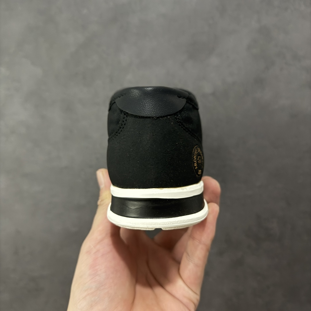 图片[4]-【公司级】DESCENTE Chron Tempo Slip-On 迪桑特 舒适百搭防滑耐磨低帮生活休闲鞋 是一款集复古与现代于一体的低帮跑步鞋 简洁的鞋面不仅彰显出时尚的质感 还适用于多种场合的穿搭 这款鞋子的透气性能极佳 轻质弹性鞋底则提供了良好的舒适度和耐磨性 使你在行走或跑步时都能感受到脚底的柔软与支撑！ 货号：SP123LSN14 尺码：36-45半 编码：JJB220230-选品中心