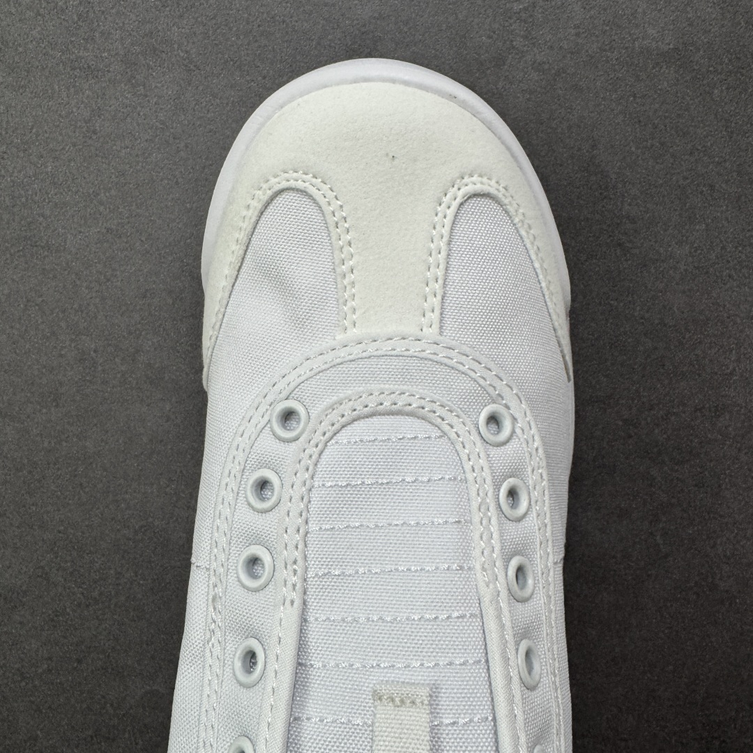 图片[8]-【公司级】DESCENTE Chron Tempo Slip-On 迪桑特 舒适百搭防滑耐磨低帮生活休闲鞋 是一款集复古与现代于一体的低帮跑步鞋 简洁的鞋面不仅彰显出时尚的质感 还适用于多种场合的穿搭 这款鞋子的透气性能极佳 轻质弹性鞋底则提供了良好的舒适度和耐磨性 使你在行走或跑步时都能感受到脚底的柔软与支撑！ 货号：SP123LSN73 尺码：36-45半 编码：JJB220230-选品中心