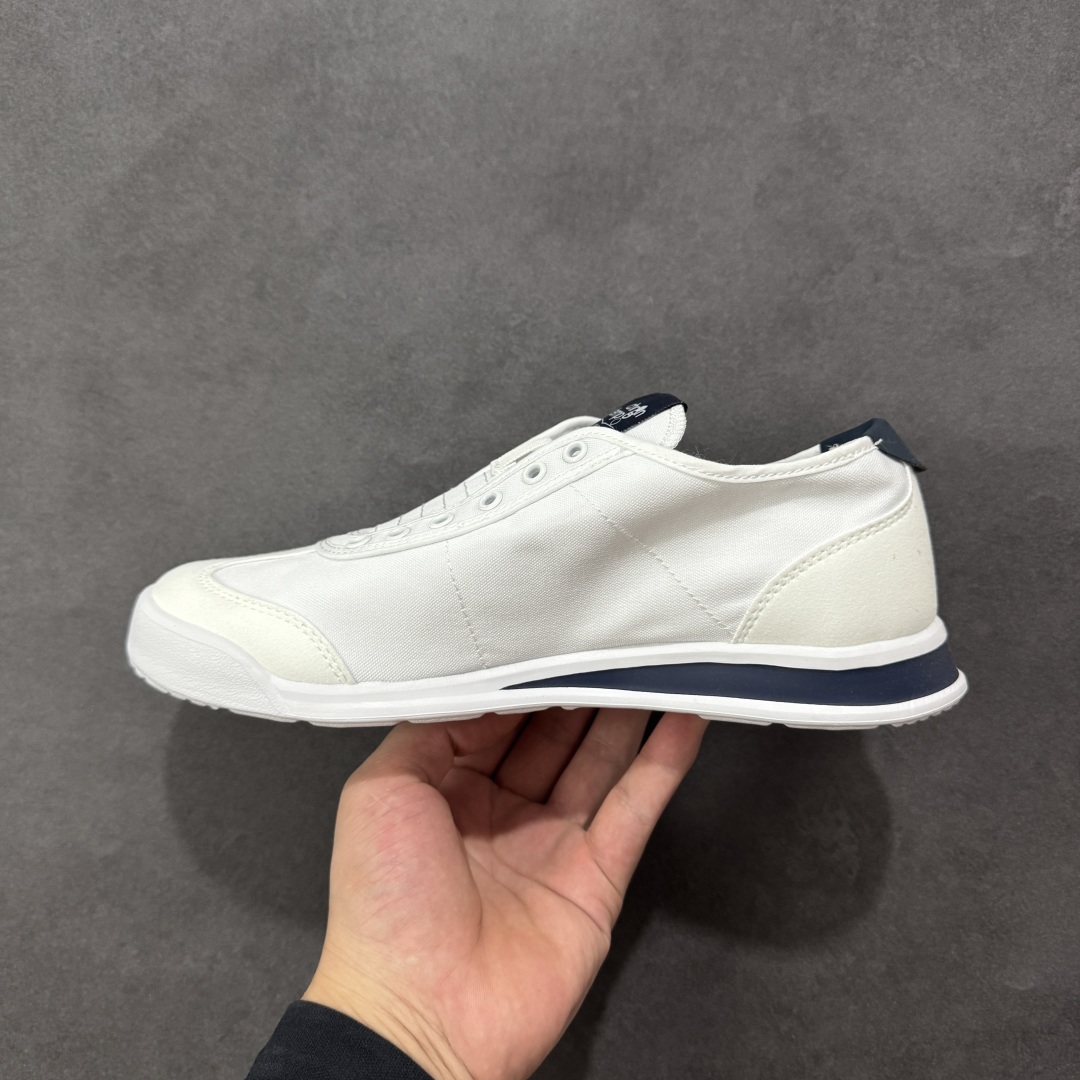 图片[2]-【公司级】DESCENTE Chron Tempo Slip-On 迪桑特 舒适百搭防滑耐磨低帮生活休闲鞋 是一款集复古与现代于一体的低帮跑步鞋 简洁的鞋面不仅彰显出时尚的质感 还适用于多种场合的穿搭 这款鞋子的透气性能极佳 轻质弹性鞋底则提供了良好的舒适度和耐磨性 使你在行走或跑步时都能感受到脚底的柔软与支撑！ 货号：SP123LSN73 尺码：36-45半 编码：JJB220230-选品中心