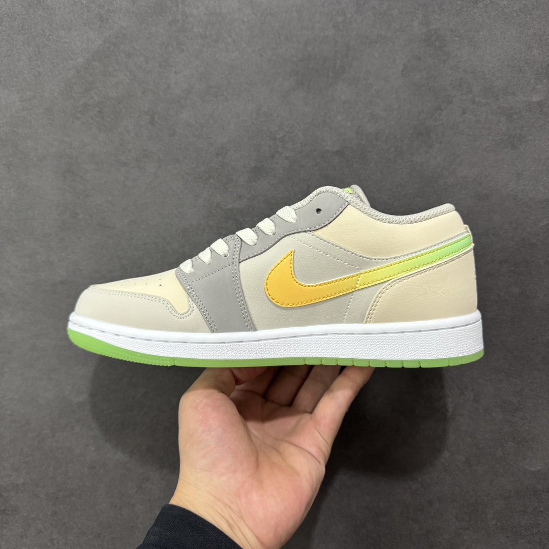 图片[2]-【K版纯原】Air Jordan AJ1 Low 低帮 灰黄 HQ2030-001 全新流水线出品 市场第二梯队最强版 全部原鞋开发 原楦原纸板开发 全鞋电脑针车 原厂内置全掌气垫 原盒内在原标 唯一Zp原版鞋带绑法 免检产品 全新2022版型 全头层皮料 完美零毛边处理 原厂配置全掌气垫 价格定位良心 新配色陆续出货 尺码：36 36.5 37.5 38 38.5 39 40 40.5 41 42 42.5 43 44 44.5 45 46-选品中心
