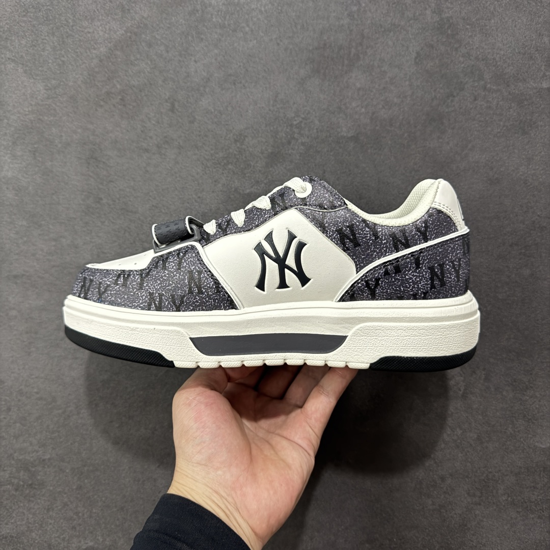 图片[2]-【纯原订单】MLB Chunky Liner Basic NY复古印花学长鞋系列低帮轻量增高厚底百搭休闲运动慢跑鞋板鞋 Korea韩国联名NY美国榄球纽约洋基队限定 市场第一梯队品质 韩国代购版本 MLB专用菱形双针中底布 重点细节中底布带注胶孔 原厂NFC感应吊牌 支持鉴定 一个两位数 原盒原标 全套原楦原纸板原厂数据开发 中韩文保养标贴 绿色防霉片 平台代购专供 独家一比一RB+MD组合大底 高频后跟小人Logo精准对位立体饱满 正确网布加超迁鞋面 转印中底走线紧密 转印Logo工艺表层防刮不掉色 尺码：36 36.5 37.5 38 38.5 39 40 40.5 41 42 42.5 43 44 44.5 45-选品中心