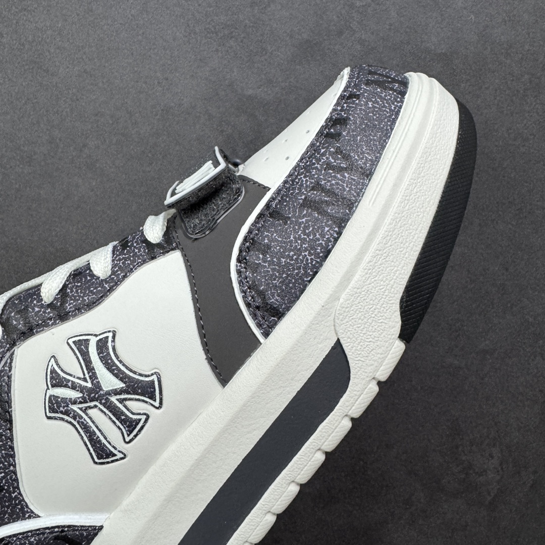 图片[5]-【纯原订单】MLB Chunky Liner Basic NY复古印花学长鞋系列低帮轻量增高厚底百搭休闲运动慢跑鞋板鞋 Korea韩国联名NY美国榄球纽约洋基队限定 市场第一梯队品质 韩国代购版本 MLB专用菱形双针中底布 重点细节中底布带注胶孔 原厂NFC感应吊牌 支持鉴定 一个两位数 原盒原标 全套原楦原纸板原厂数据开发 中韩文保养标贴 绿色防霉片 平台代购专供 独家一比一RB+MD组合大底 高频后跟小人Logo精准对位立体饱满 正确网布加超迁鞋面 转印中底走线紧密 转印Logo工艺表层防刮不掉色 尺码：36 36.5 37.5 38 38.5 39 40 40.5 41 42 42.5 43 44 44.5 45-选品中心