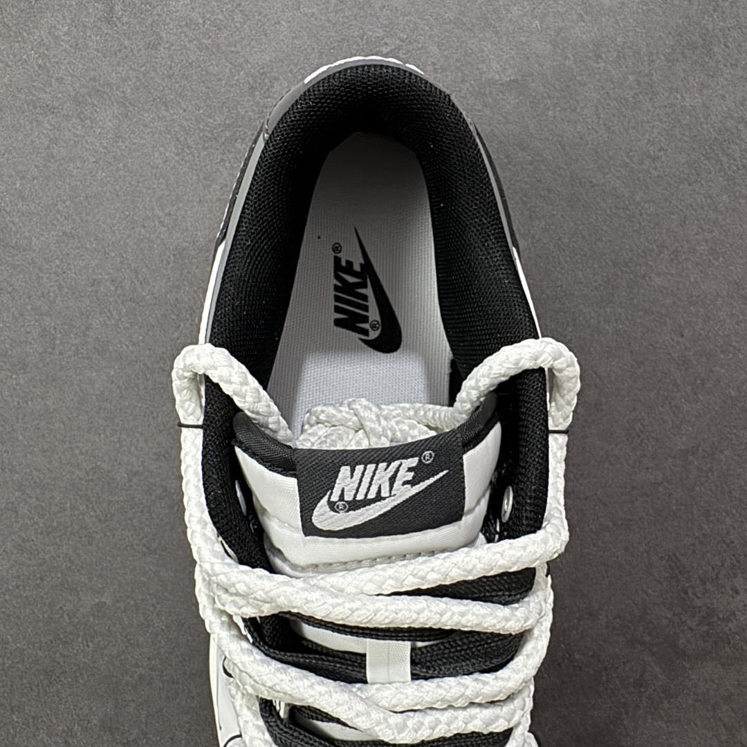 图片[7]-【YC纯原】Nike Dunk Low 终似少年 此款鞋面选用质感白磨砂皮革，如初雪落峰脊，炭黑Swoosh 划出凌厉弧线，如少年锐气破空而出。鞋头与领头的灰调拼接，塑造立体层次；后跟压印斑驳做旧字体，彰显定制血统。以纯粹底色，承托世间万千纷繁后——仍敢赤诚如初，终似少年。 货号：WB0510-064 尺码：40 40.5 41 42 42.5 43 44 44.5 45 46-选品中心