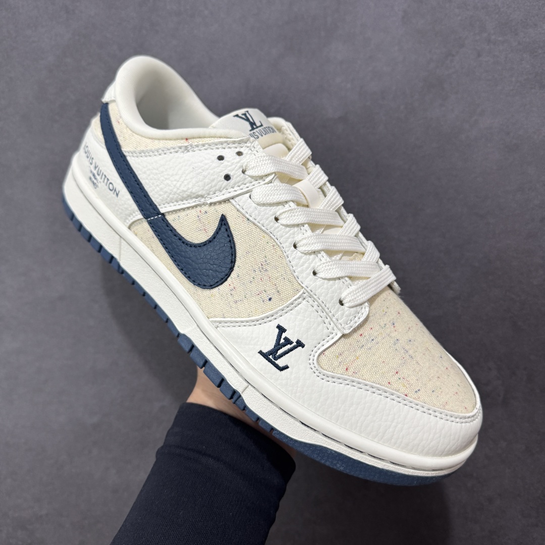 图片[3]-【定制版】Nike SB Dunk Low LV联名 米白藏蓝织布 高端定制 低帮休闲板鞋 SC0601-478  #定制鞋盒 大厂纯原品质出货 超高清洁度 皮料切割干净无任何毛边 细节完美   尺码：36 36.5 37.5 38 38.5 39 40 40.5 41 42 42.5 43 44 44.5 45 编码：HXSB330340-选品中心