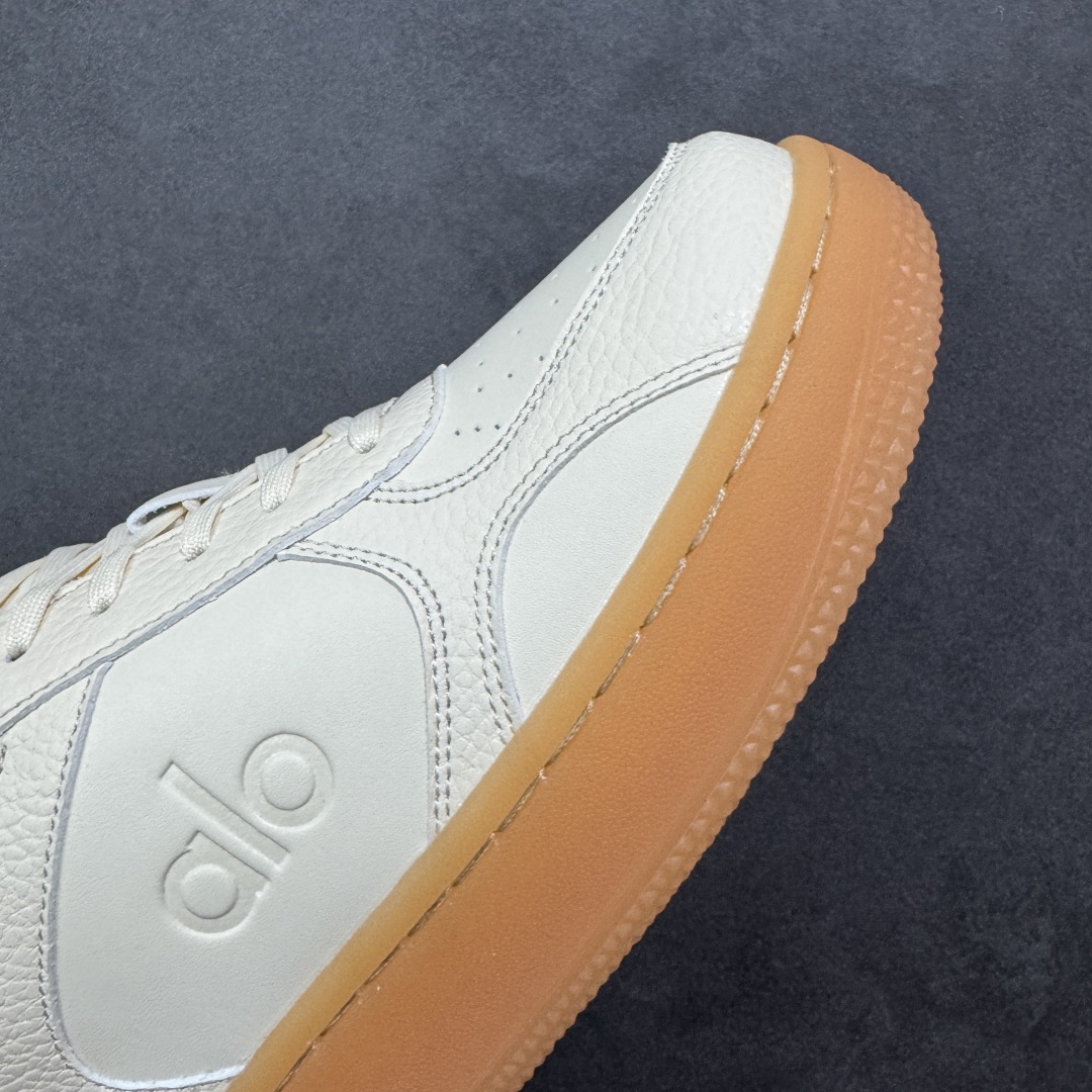 图片[5]-【H11纯原】Alo Yoga Recovery Mode 人气单品 舒适简约防滑耐磨低帮休闲板鞋  #Alo Yoga于2007年创立于洛杉矶，意在传播有意识的运动，同时激发人们的健康意识与创造力。品牌的核心理念在于制作能够带来完美体验的瑜伽服饰与功能性单品，让有意识的运动融入并改变生活。  尺码：36 36.5 37 37.5 38 38.5 39 40 41 41.5 42 42.5 43 44 45-选品中心