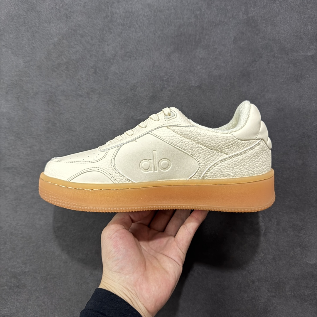 图片[2]-【H11纯原】Alo Yoga Recovery Mode 人气单品 舒适简约防滑耐磨低帮休闲板鞋  #Alo Yoga于2007年创立于洛杉矶，意在传播有意识的运动，同时激发人们的健康意识与创造力。品牌的核心理念在于制作能够带来完美体验的瑜伽服饰与功能性单品，让有意识的运动融入并改变生活。  尺码：36 36.5 37 37.5 38 38.5 39 40 41 41.5 42 42.5 43 44 45-选品中心