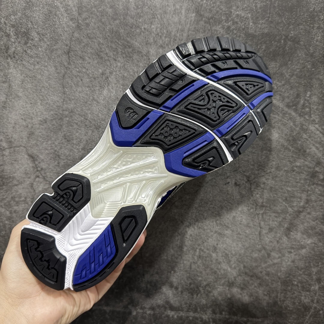 图片[9]-【总裁版】 ASICS GEL-KAYANO 14 亚瑟士系列轻量缓震休闲运动跑步鞋 市场天花板品质 鞋型细节秒杀市场流通版本 知名大厂出品 原版开发 细节完美把控 独家私模五层组合大底 原厂定制缓震硅胶加持 原盒原配 官方四联吊牌 一比一同步原鞋工艺和用料 后跟一样采用了GEL缓震胶 整体系列设计非常的科技感！ 锻炼跑步的同时让你一样时尚百搭！ 设计师 Hidenori Yamashita 以「Flash」一词为灵感，创造出未来感金属色鞋面，改造升级内在性能，由内而外全面革新，为 GEL-KAYANO 家族传承及经典跑鞋文化的延续，创下里程碑式作品。ASICS GEL – KAYANO 14 跑鞋重新诠释了复古的跑步形状，并以其 2000 年代后期的美学理念重新铺装，银色与蓝色的鞋面极为高档.网面铺陈与鞋面、鞋头多处细节位增添了透气性。ASICS GEL – KAYANO 14的鞋后跟部中底上以及多密度耐磨鞋底增加了 GEL 缓震胶，提供高抗冲击性、缓冲性、可保护脚部免受地面冲击的影响，穿着舒适性十足「入手同款」 尺码：36 37 37.5 38 39 39.5 40.5 41.5 42 42.5 43.5 44 45 46-选品中心