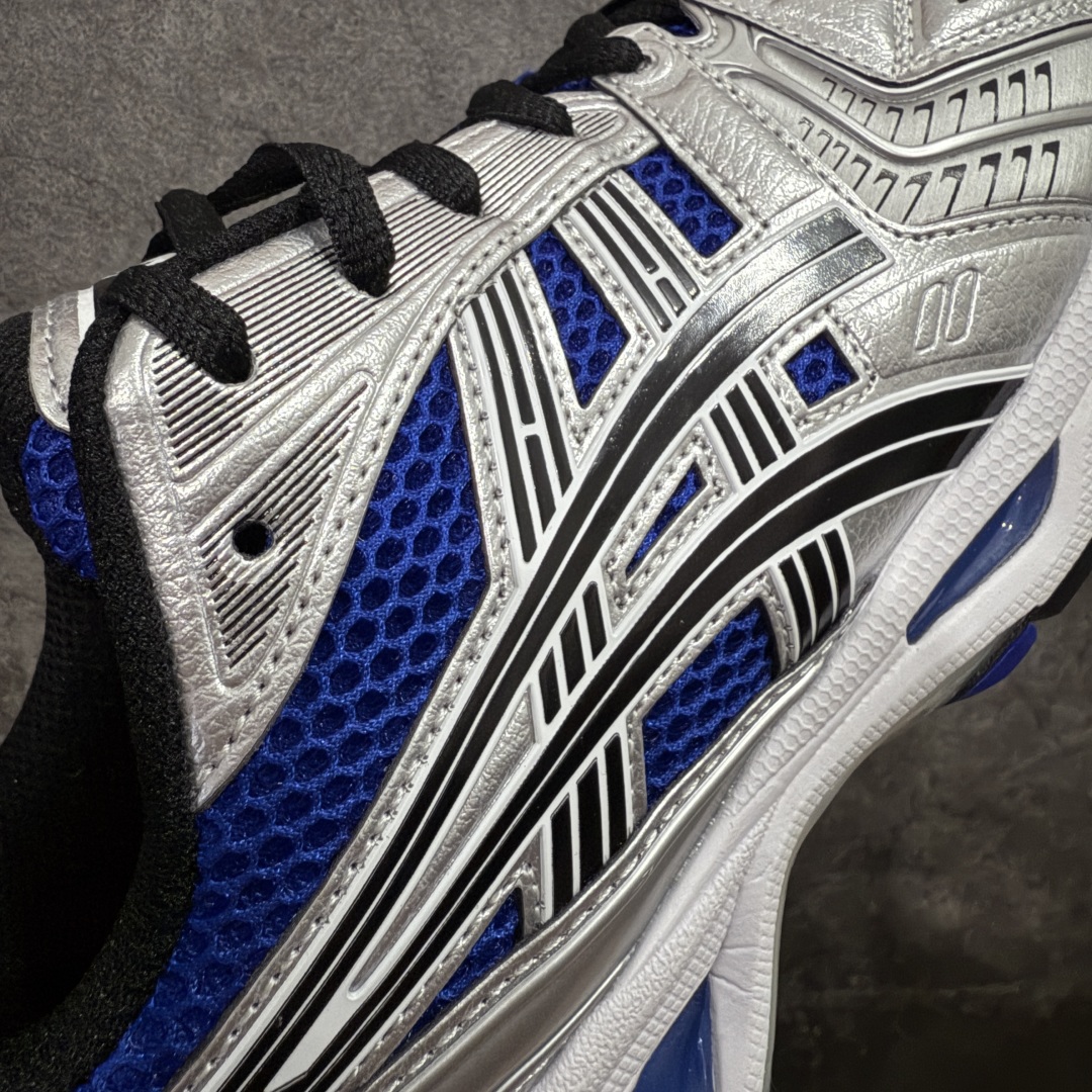 图片[4]-【总裁版】 ASICS GEL-KAYANO 14 亚瑟士系列轻量缓震休闲运动跑步鞋 市场天花板品质 鞋型细节秒杀市场流通版本 知名大厂出品 原版开发 细节完美把控 独家私模五层组合大底 原厂定制缓震硅胶加持 原盒原配 官方四联吊牌 一比一同步原鞋工艺和用料 后跟一样采用了GEL缓震胶 整体系列设计非常的科技感！ 锻炼跑步的同时让你一样时尚百搭！ 设计师 Hidenori Yamashita 以「Flash」一词为灵感，创造出未来感金属色鞋面，改造升级内在性能，由内而外全面革新，为 GEL-KAYANO 家族传承及经典跑鞋文化的延续，创下里程碑式作品。ASICS GEL – KAYANO 14 跑鞋重新诠释了复古的跑步形状，并以其 2000 年代后期的美学理念重新铺装，银色与蓝色的鞋面极为高档.网面铺陈与鞋面、鞋头多处细节位增添了透气性。ASICS GEL – KAYANO 14的鞋后跟部中底上以及多密度耐磨鞋底增加了 GEL 缓震胶，提供高抗冲击性、缓冲性、可保护脚部免受地面冲击的影响，穿着舒适性十足「入手同款」 尺码：36 37 37.5 38 39 39.5 40.5 41.5 42 42.5 43.5 44 45 46-选品中心