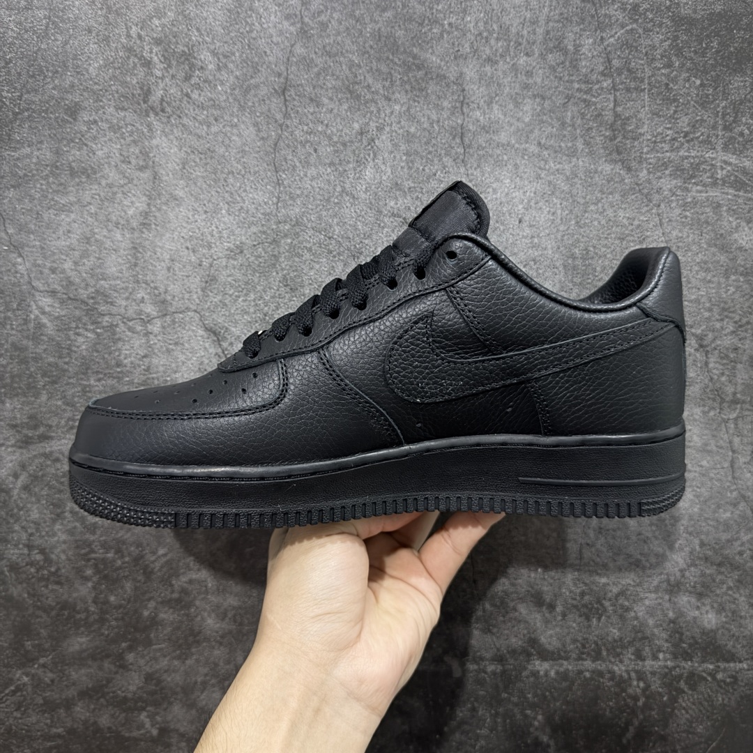 图片[2]-【TOP纯原】CPFM x NK Air Force 1 Low 空军一号系列低帮 纯原生产线出品 经典百搭休闲运动板鞋“联名放大补丁字母”近日，A$AP Bari 在其官方社交媒体上预告了 Cactus Plant Flea Market(CPFM) 和 Nike Air Force 1 Low 的全新配色。 #此次全新推出的紫色和苔藓绿配色，保留了原始黑白版本的标志性风格，均采用皮革鞋面、尼龙鞋舌、带有反光底衬的「AIR SUNSHINE」及同色 AF1 橡胶鞋底。 货号：HJ8463-001 尺码： 40 40.5 41 42 42.5 43 44 44.5 45 46 47.5 48-选品中心