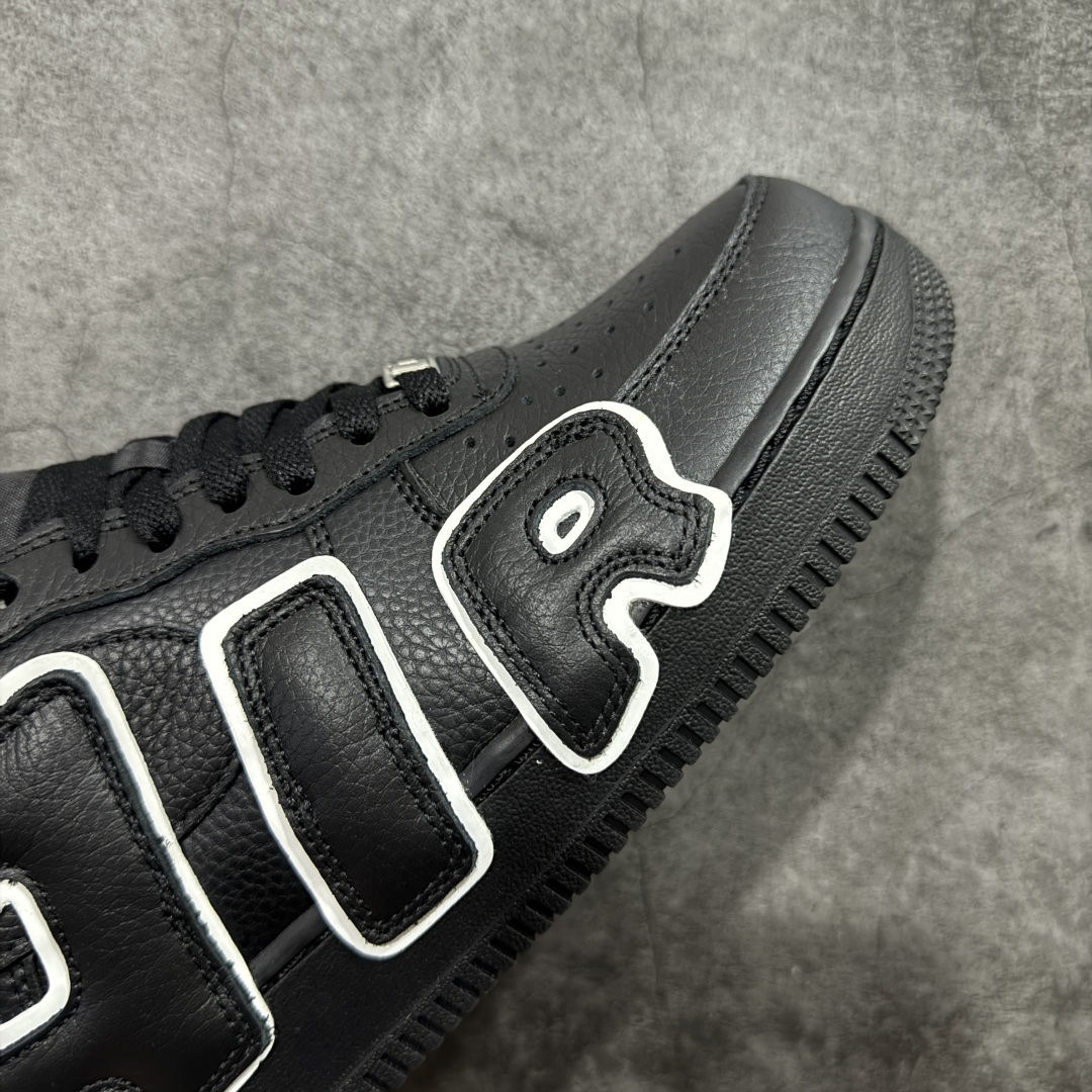 图片[6]-【TOP纯原】CPFM x NK Air Force 1 Low 空军一号系列低帮 纯原生产线出品 经典百搭休闲运动板鞋“联名放大补丁字母”近日，A$AP Bari 在其官方社交媒体上预告了 Cactus Plant Flea Market(CPFM) 和 Nike Air Force 1 Low 的全新配色。 #此次全新推出的紫色和苔藓绿配色，保留了原始黑白版本的标志性风格，均采用皮革鞋面、尼龙鞋舌、带有反光底衬的「AIR SUNSHINE」及同色 AF1 橡胶鞋底。 货号：HJ8463-001 尺码： 40 40.5 41 42 42.5 43 44 44.5 45 46 47.5 48-选品中心