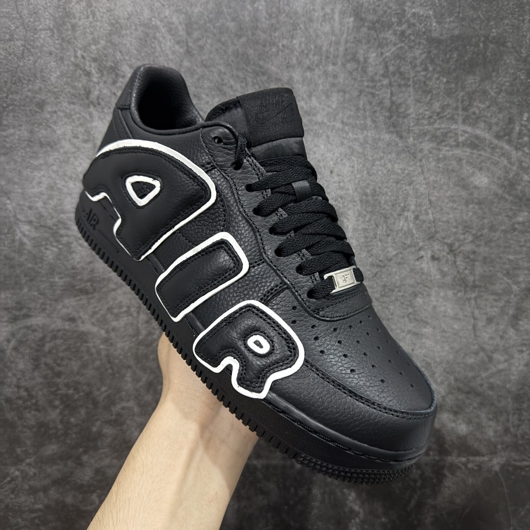 图片[3]-【TOP纯原】CPFM x NK Air Force 1 Low 空军一号系列低帮 纯原生产线出品 经典百搭休闲运动板鞋“联名放大补丁字母”近日，A$AP Bari 在其官方社交媒体上预告了 Cactus Plant Flea Market(CPFM) 和 Nike Air Force 1 Low 的全新配色。 #此次全新推出的紫色和苔藓绿配色，保留了原始黑白版本的标志性风格，均采用皮革鞋面、尼龙鞋舌、带有反光底衬的「AIR SUNSHINE」及同色 AF1 橡胶鞋底。 货号：HJ8463-001 尺码： 40 40.5 41 42 42.5 43 44 44.5 45 46 47.5 48-选品中心