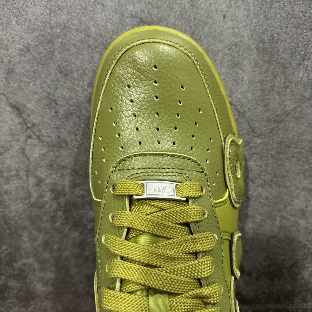 图片[5]-【TOP纯原】CPFM x NK Air Force 1 Low 空军一号系列低帮 纯原生产线出品 经典百搭休闲运动板鞋“联名放大补丁字母”近日，A$AP Bari 在其官方社交媒体上预告了 Cactus Plant Flea Market(CPFM) 和 Nike Air Force 1 Low 的全新配色。 #此次全新推出的紫色和苔藓绿配色，保留了原始黑白版本的标志性风格，均采用皮革鞋面、尼龙鞋舌、带有反光底衬的「AIR SUNSHINE」及同色 AF1 橡胶鞋底。 货号：FQ7069-300 尺码： 40 40.5 41 42 42.5 43 44 44.5 45 46 47.5 48-选品中心