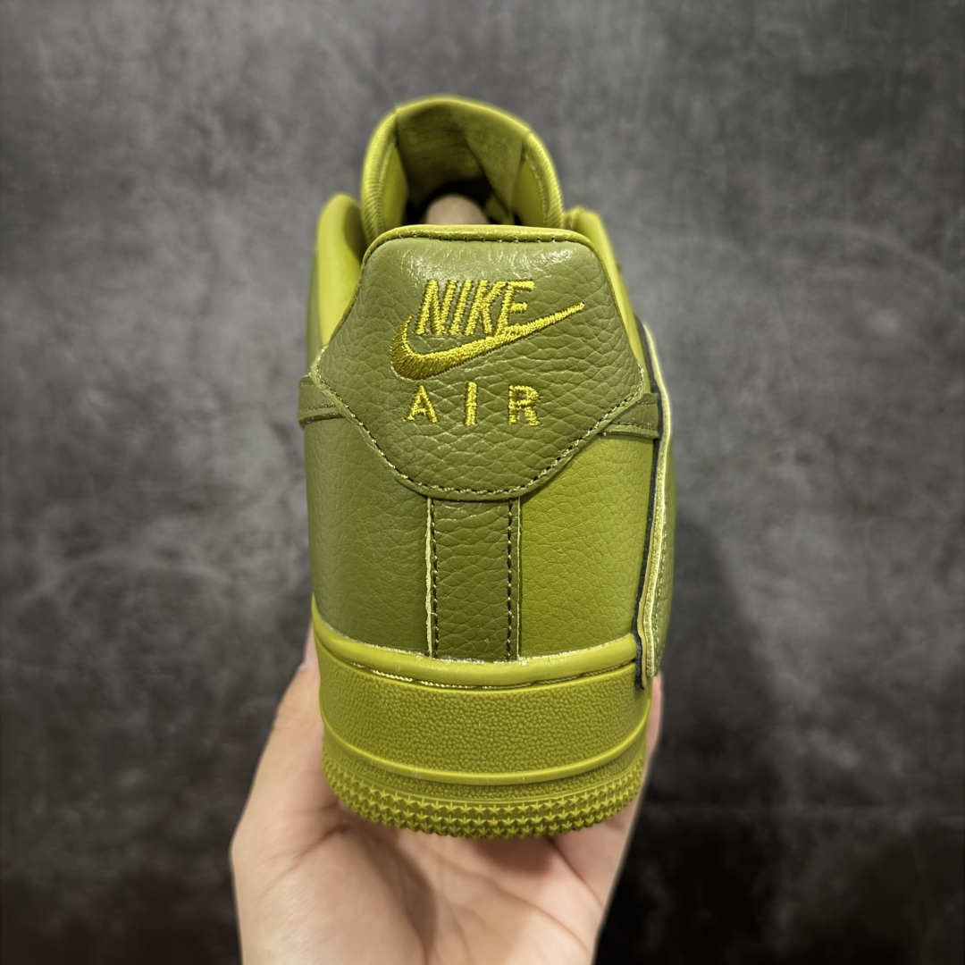 图片[4]-【TOP纯原】CPFM x NK Air Force 1 Low 空军一号系列低帮 纯原生产线出品 经典百搭休闲运动板鞋“联名放大补丁字母”近日，A$AP Bari 在其官方社交媒体上预告了 Cactus Plant Flea Market(CPFM) 和 Nike Air Force 1 Low 的全新配色。 #此次全新推出的紫色和苔藓绿配色，保留了原始黑白版本的标志性风格，均采用皮革鞋面、尼龙鞋舌、带有反光底衬的「AIR SUNSHINE」及同色 AF1 橡胶鞋底。 货号：FQ7069-300 尺码： 40 40.5 41 42 42.5 43 44 44.5 45 46 47.5 48-选品中心