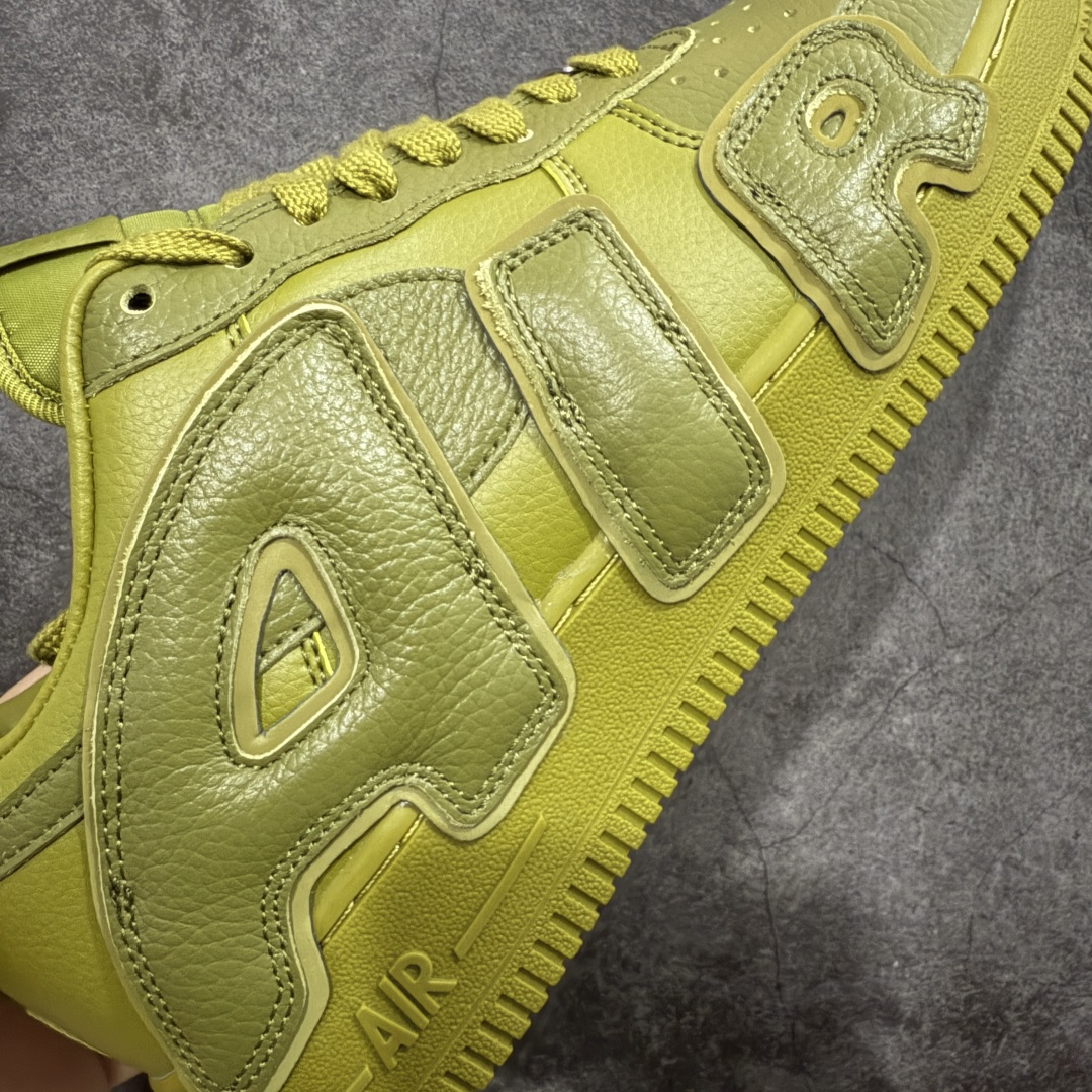图片[3]-【TOP纯原】CPFM x NK Air Force 1 Low 空军一号系列低帮 纯原生产线出品 经典百搭休闲运动板鞋“联名放大补丁字母”近日，A$AP Bari 在其官方社交媒体上预告了 Cactus Plant Flea Market(CPFM) 和 Nike Air Force 1 Low 的全新配色。 #此次全新推出的紫色和苔藓绿配色，保留了原始黑白版本的标志性风格，均采用皮革鞋面、尼龙鞋舌、带有反光底衬的「AIR SUNSHINE」及同色 AF1 橡胶鞋底。 货号：FQ7069-300 尺码： 40 40.5 41 42 42.5 43 44 44.5 45 46 47.5 48-选品中心