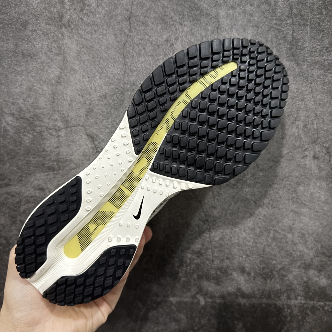 图片[9]-【YH纯原】Nike Pegasus Premium 舒适百搭减震防滑耐磨透气 低帮跑步鞋 骨白色 HQ2593-104    简约又不失活力，上脚超吸睛  它不仅颜值高，性能更是一绝！  全掌气垫科技，减震防滑超耐磨，每一步都能感受到强劲回弹，给双脚舒适支撑。  透气鞋面，跑步时双脚也能自由呼吸。    #独家原包 原底原料 开模打造  #原厂鞋标 高精密准度  #原楦原纸板开发 匹配原版98%以上  #后跟弧度 正确呈现  #原厂皮料 质感无敌  #皮料切割干净 无任何毛边 清洁度细节完美    尺码：35.5-46-选品中心