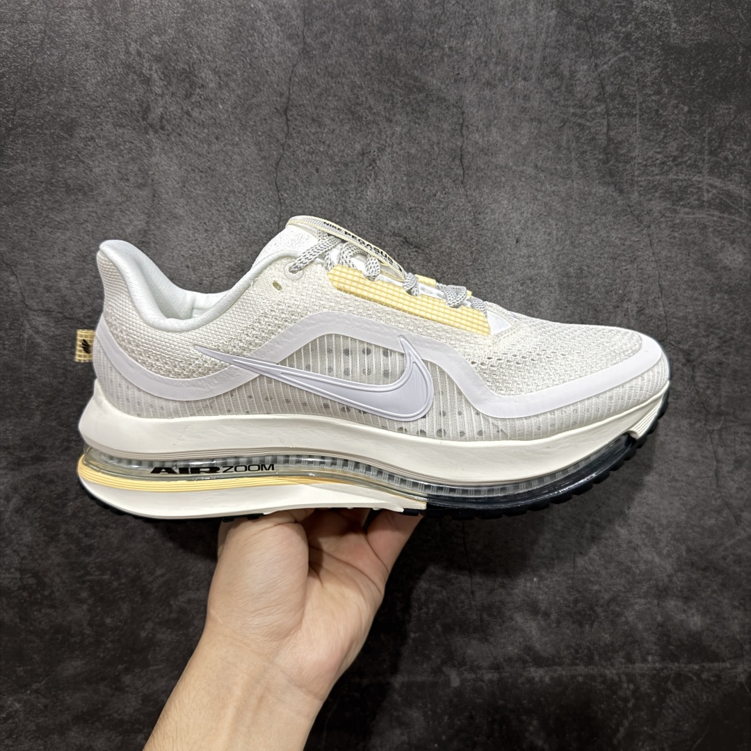 【YH纯原】Nike Pegasus Premium 舒适百搭减震防滑耐磨透气 低帮跑步鞋 骨白色 HQ2593-104    简约又不失活力,上脚超吸睛  它不仅颜值高,性能更是一绝!  全掌气垫科技,减震防滑超耐磨,每一步都能感受到强劲回弹,给双脚舒适支撑。  透气鞋面,跑步时双脚也能自由呼吸。    #独家原包 原底原料 开模打造  #原厂鞋标 高精密准度  #原楦原纸板开发 匹配原版98%以上  #后跟弧度 正确呈现  #原厂皮料 质感无敌  #皮料切割干净 无任何毛边 清洁度细节完美    尺码:35.5-46-选品中心