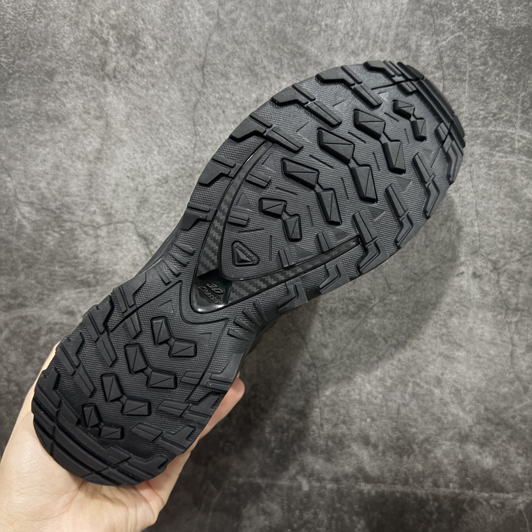 图片[9]-【绿x版】SALOMON XA Pro 3D GTX 萨洛蒙潮流越野机能户外功能鞋 黑棕色 防水 新配色出货 474121 纯原外贸平台特供订单 耗时半年巨作 全套原纸板楦头开发 原厂特供网布配套加持 确保原汁原味 完美呈现版型 原档数据独家私模五层组合大底 男女鞋同步官方开发至46.5 原装Ortholite轻量化鞋垫 中底布带钢印编号 原厂TPU锁扣 进口港宝加持 后跟自然饱满 还原公司包裹性 鞋面采用SENSIFT贴合技术 全方位贴合包裹脚型 鞋跟部鞋底牵引设计 提供强大的抓地性能 更适应野外崎岖不平的道路 其3D ADVANCED CHASSIS底盘 材料轻量大化 钉齿设计更具稳定性 防护性 鞋底易磨损区运用CONTAGRIP高耐磨材料 应对城市硬质路面长距离跑考验 尺码：36 36.5 37.5 38 38.5 39 40 40.5 41 42 42.5 43 44 44.5 45 46 46.5-选品中心