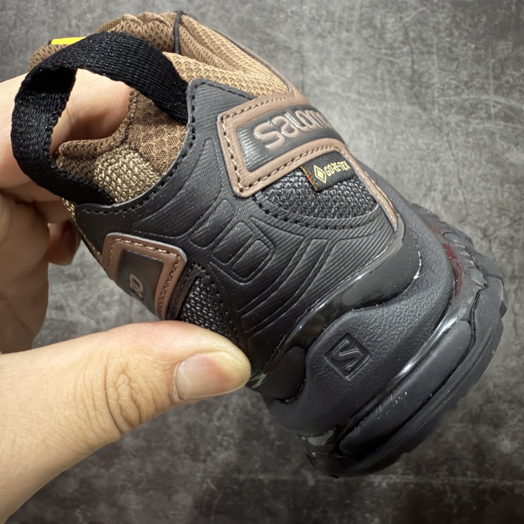 图片[2]-【绿x版】SALOMON XA Pro 3D GTX 萨洛蒙潮流越野机能户外功能鞋 黑棕色 防水 新配色出货 474121 纯原外贸平台特供订单 耗时半年巨作 全套原纸板楦头开发 原厂特供网布配套加持 确保原汁原味 完美呈现版型 原档数据独家私模五层组合大底 男女鞋同步官方开发至46.5 原装Ortholite轻量化鞋垫 中底布带钢印编号 原厂TPU锁扣 进口港宝加持 后跟自然饱满 还原公司包裹性 鞋面采用SENSIFT贴合技术 全方位贴合包裹脚型 鞋跟部鞋底牵引设计 提供强大的抓地性能 更适应野外崎岖不平的道路 其3D ADVANCED CHASSIS底盘 材料轻量大化 钉齿设计更具稳定性 防护性 鞋底易磨损区运用CONTAGRIP高耐磨材料 应对城市硬质路面长距离跑考验 尺码：36 36.5 37.5 38 38.5 39 40 40.5 41 42 42.5 43 44 44.5 45 46 46.5-选品中心